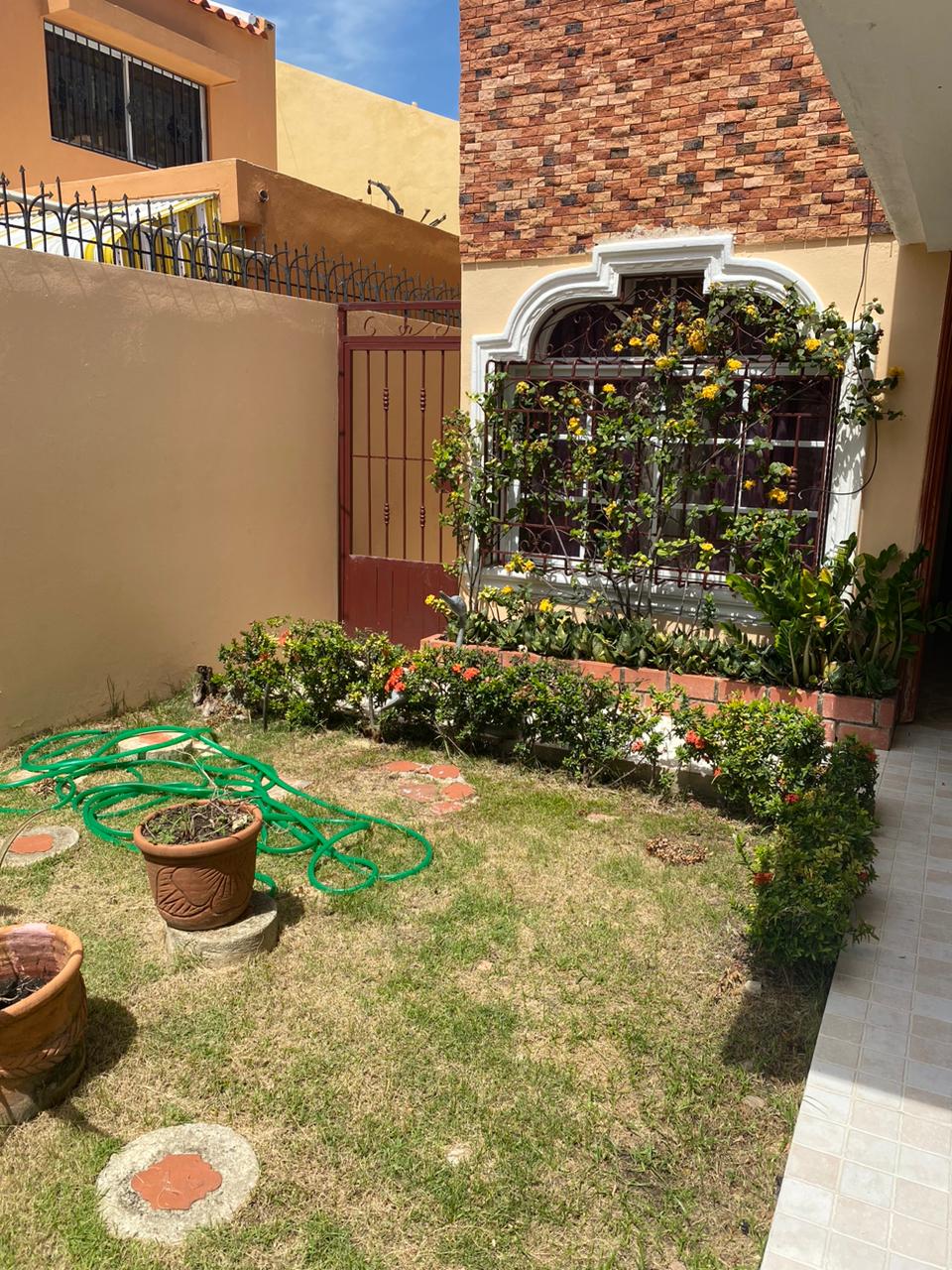 casas - Venta de casa de 3 niveles en corales del sur Santo Domingo este con 600mts 3