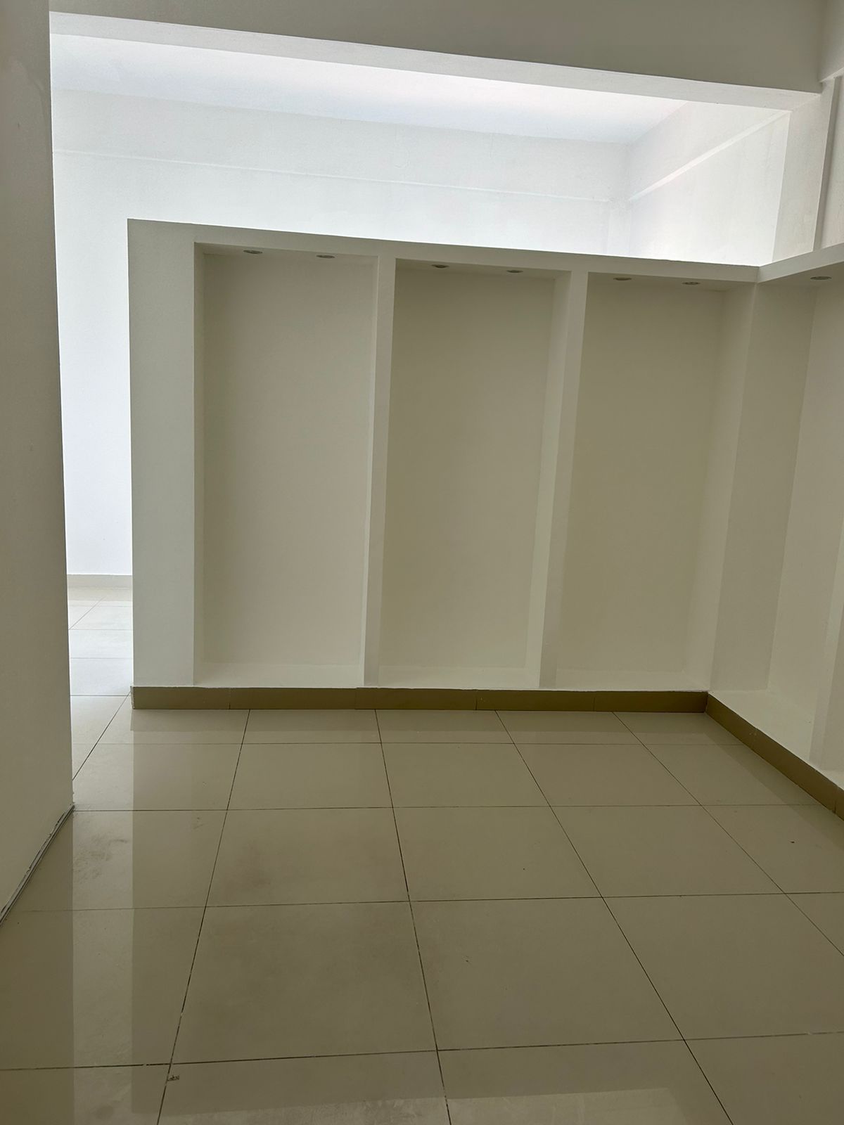 oficinas y locales comerciales - Locales Comercial ubicado en EL MILLON 5
