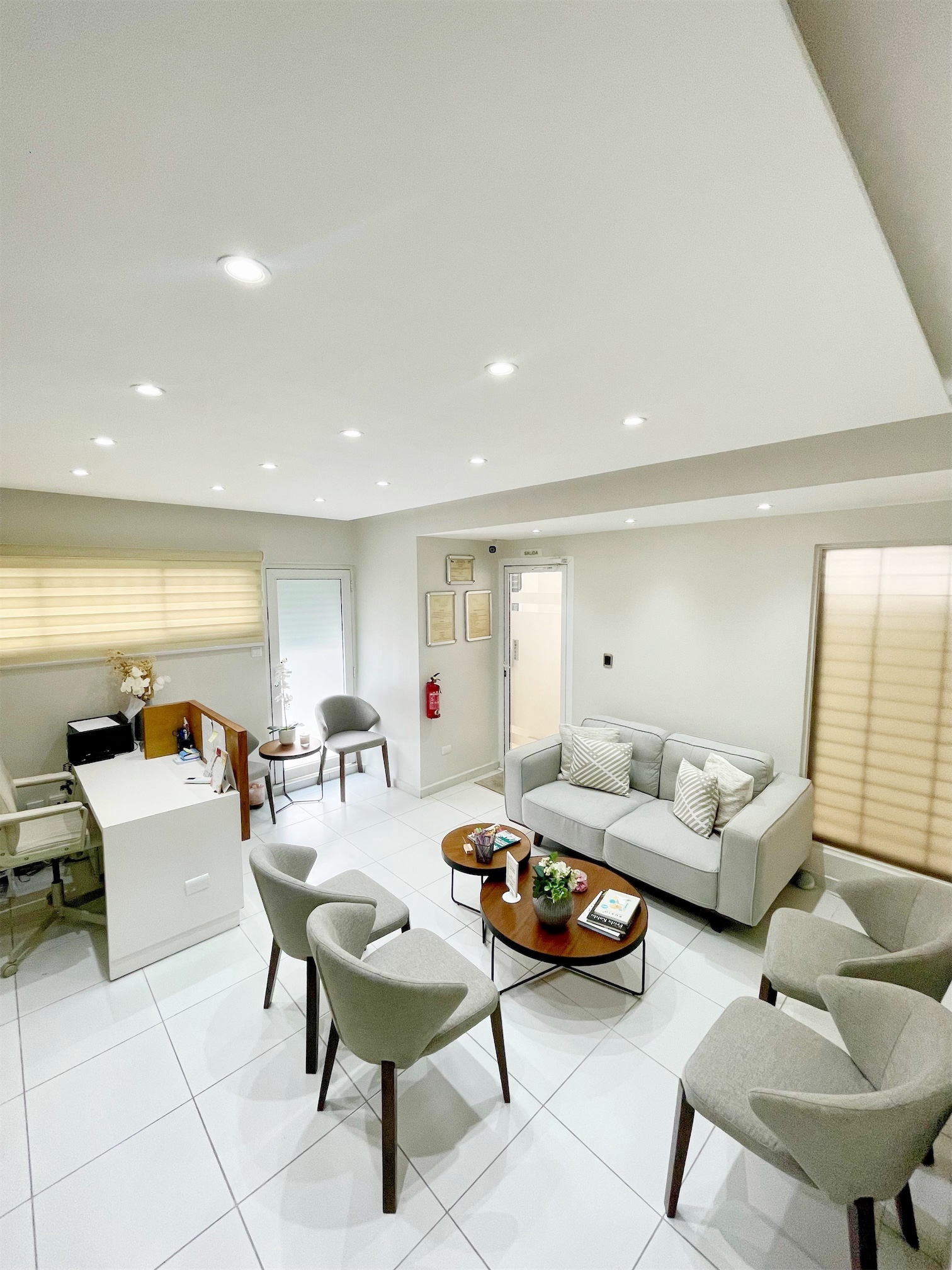 oficinas y locales comerciales - Local en evaristo morales  9