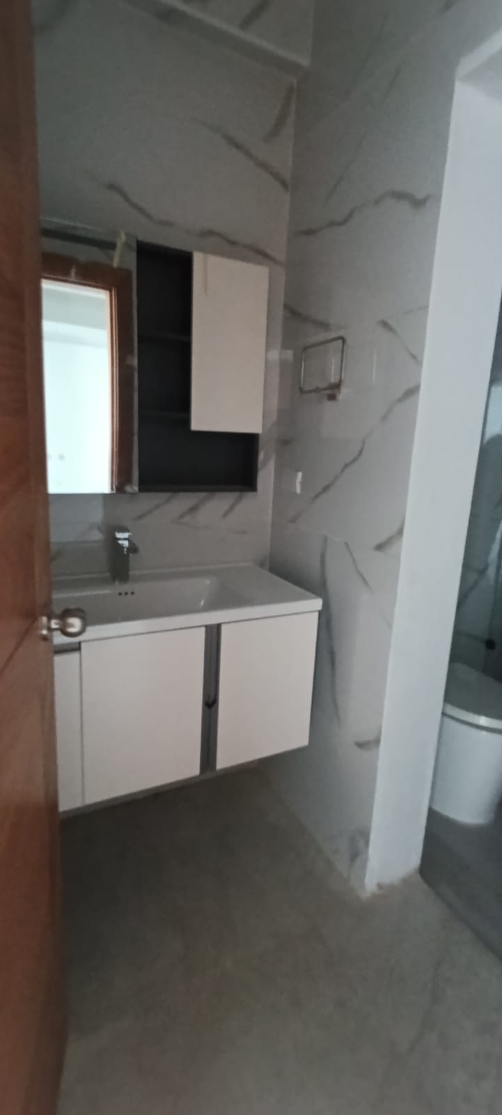 apartamentos - Los Cacicazgos, Amplio apartamento en 2da con terraza 3hab 8