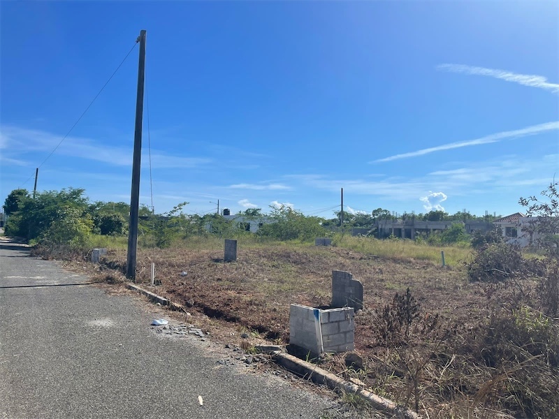 solares y terrenos - Venta de solares en la autopista de san Isidro residencial María mercedes 7