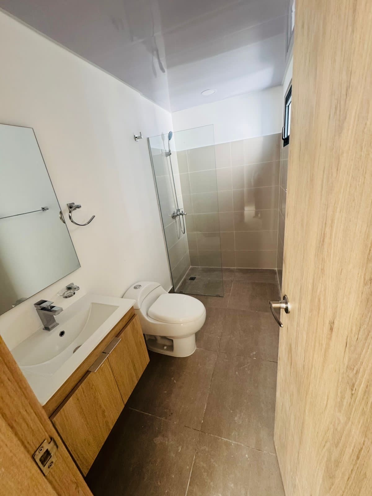 apartamentos - Apto en el RESIDENCIAL LIVERIA 
AVE. HISPANOAMERICANA STGO  8