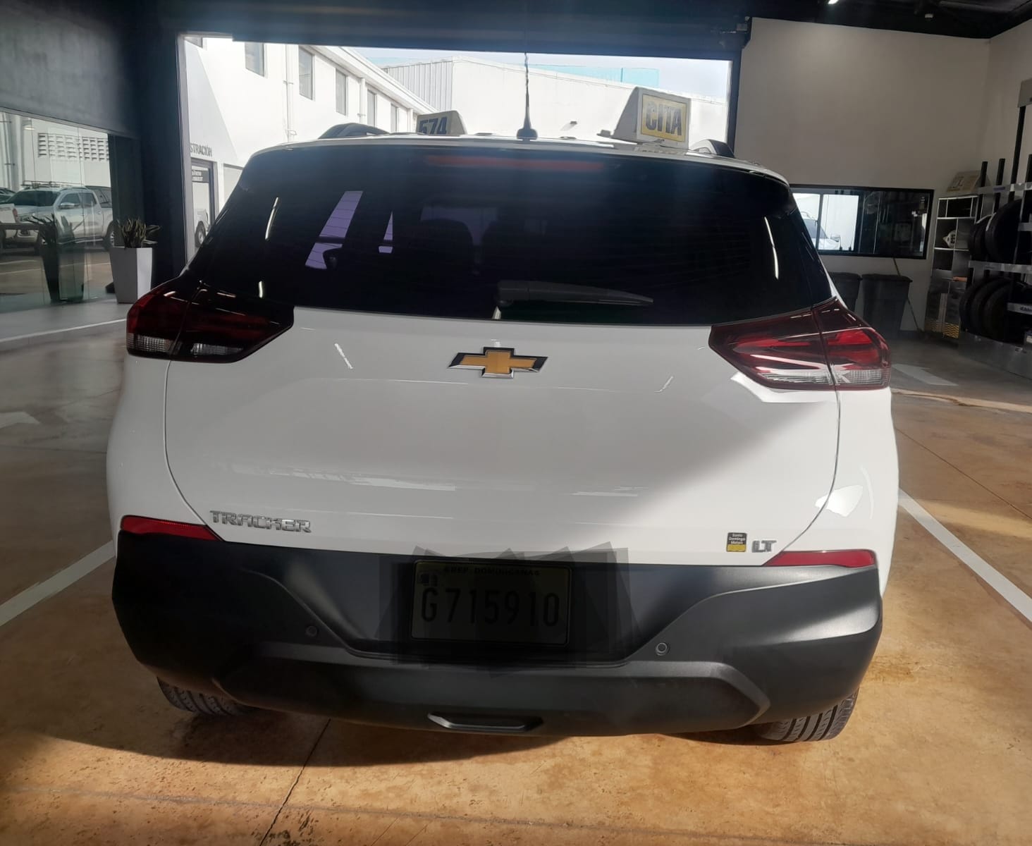 jeepetas y camionetas - CHEVROLET TRACKER LT 2023 con 6500 Kilómetros  4