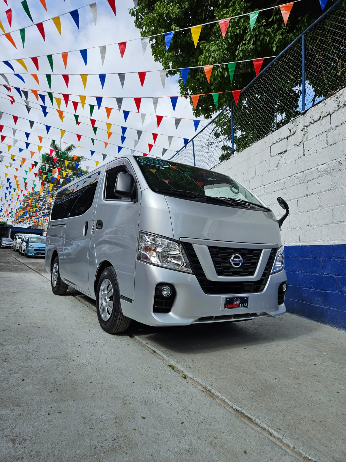 otros vehiculos - NISSAN NV350 CARAVAN  2