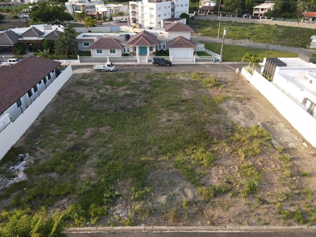 solares y terrenos - Solar en venta en Moca de 1,400m2  1