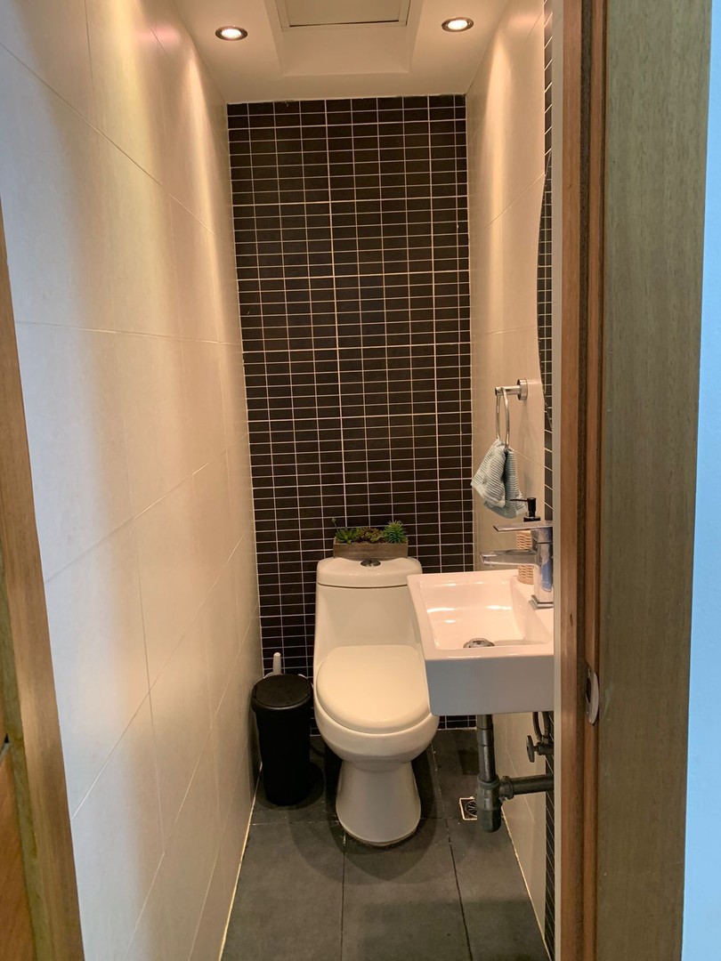 apartamentos - Apartamento en Venta
LA ESPERILLA
USD 165,000.00
Mantenimiento: RD$6,950.00

 8