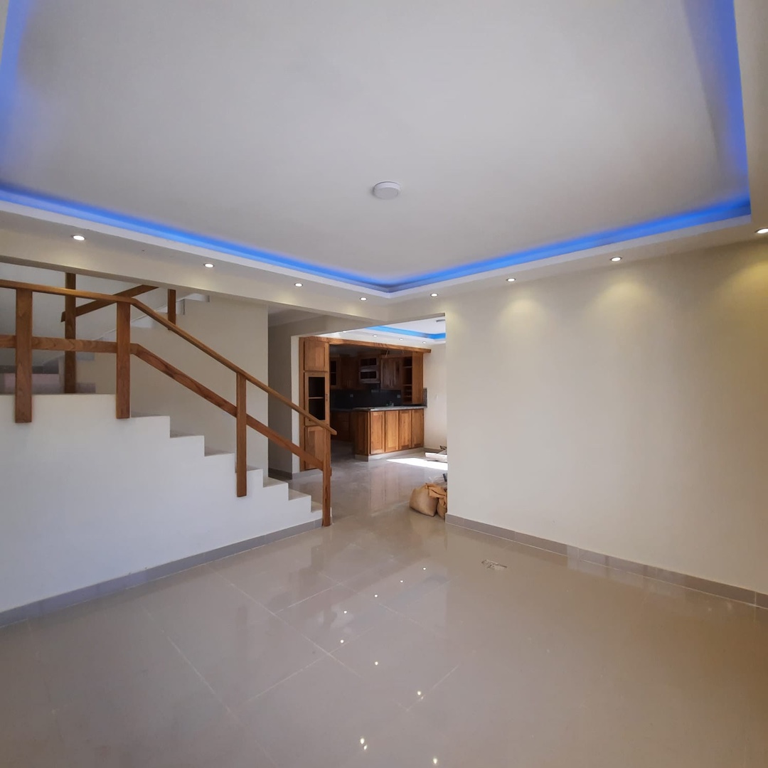 casas - Casa en la autopista de san Isidro prado oriental  3