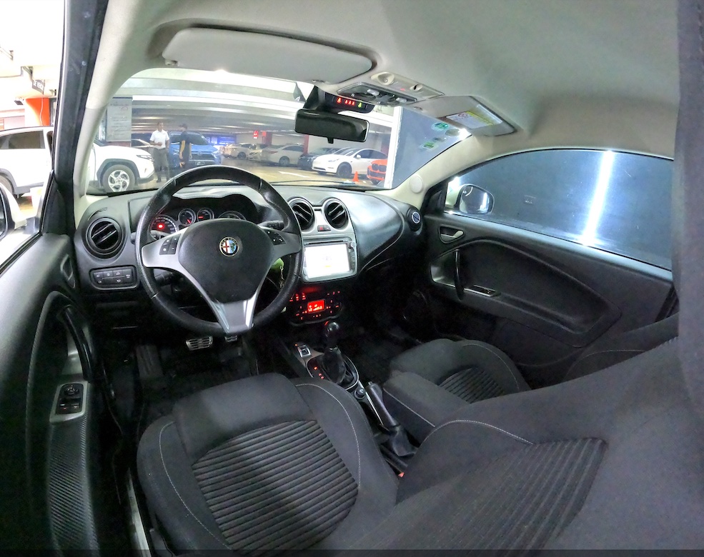 carros - Alfa Romeo Mito Quadrifoglio  Sportiva 3