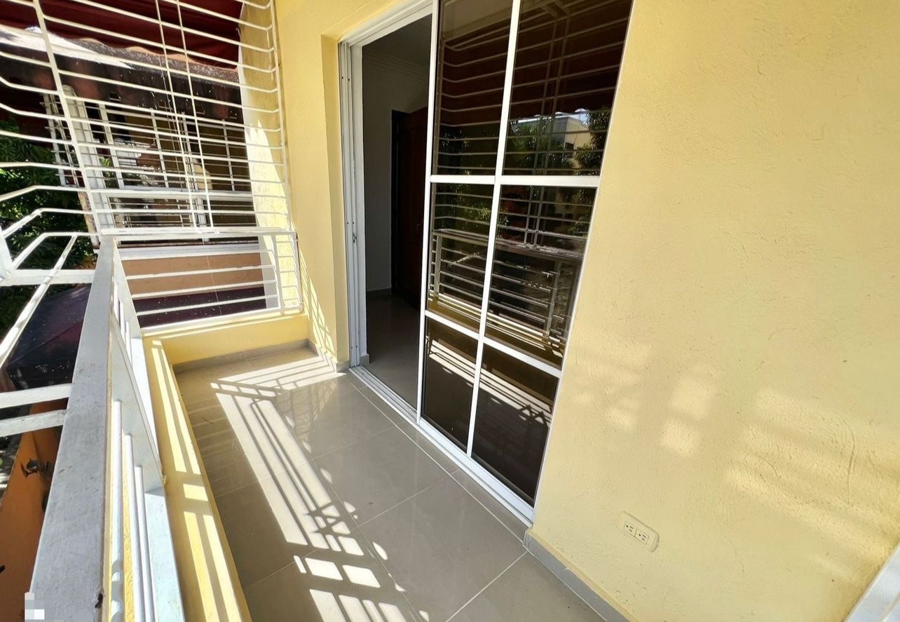apartamentos - venta de apartamento tercer piso con 97mts en Alma Rosa 1 Santo Domingo este  7