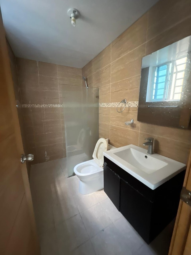 apartamentos - Se Alquila Apto en Gazcue D.N. justamente frente al Palacio  800usd 5