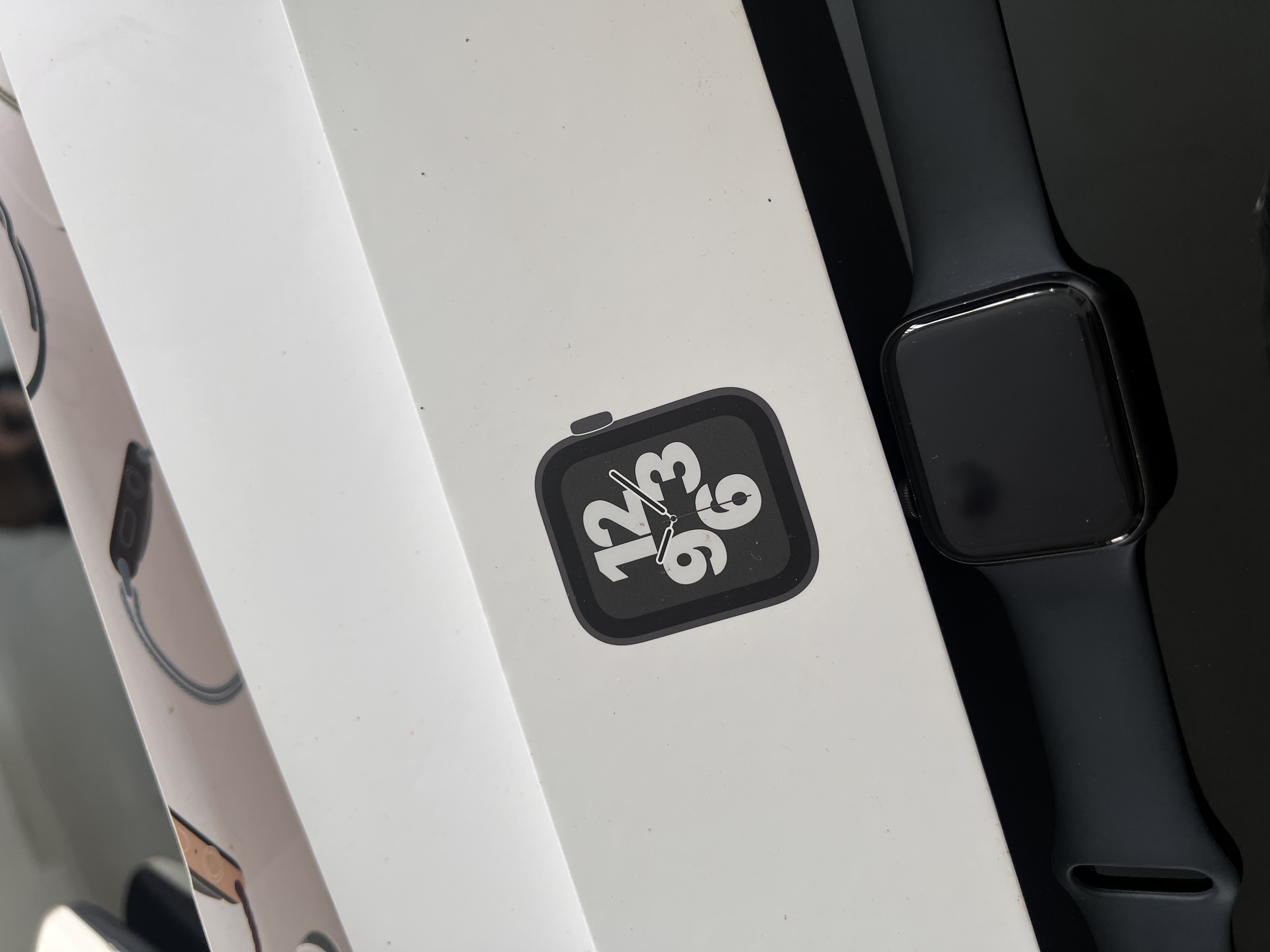 otros electronicos - Apple Watch serie SE 4