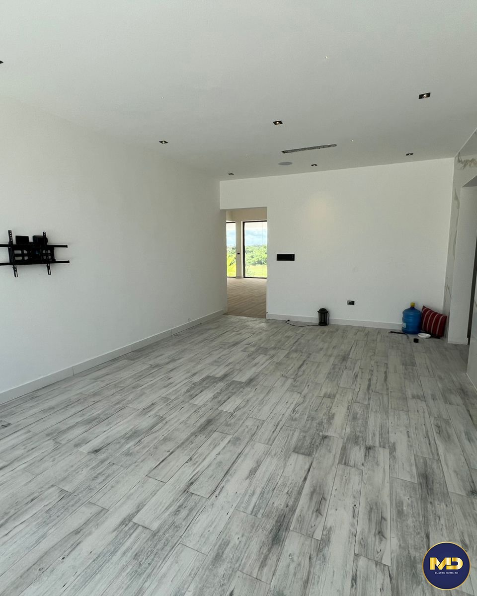 casas vacacionales y villas - Se Vende Villa, con Terraza, piscina y Jacuzzi ubicado en La Romana 7
