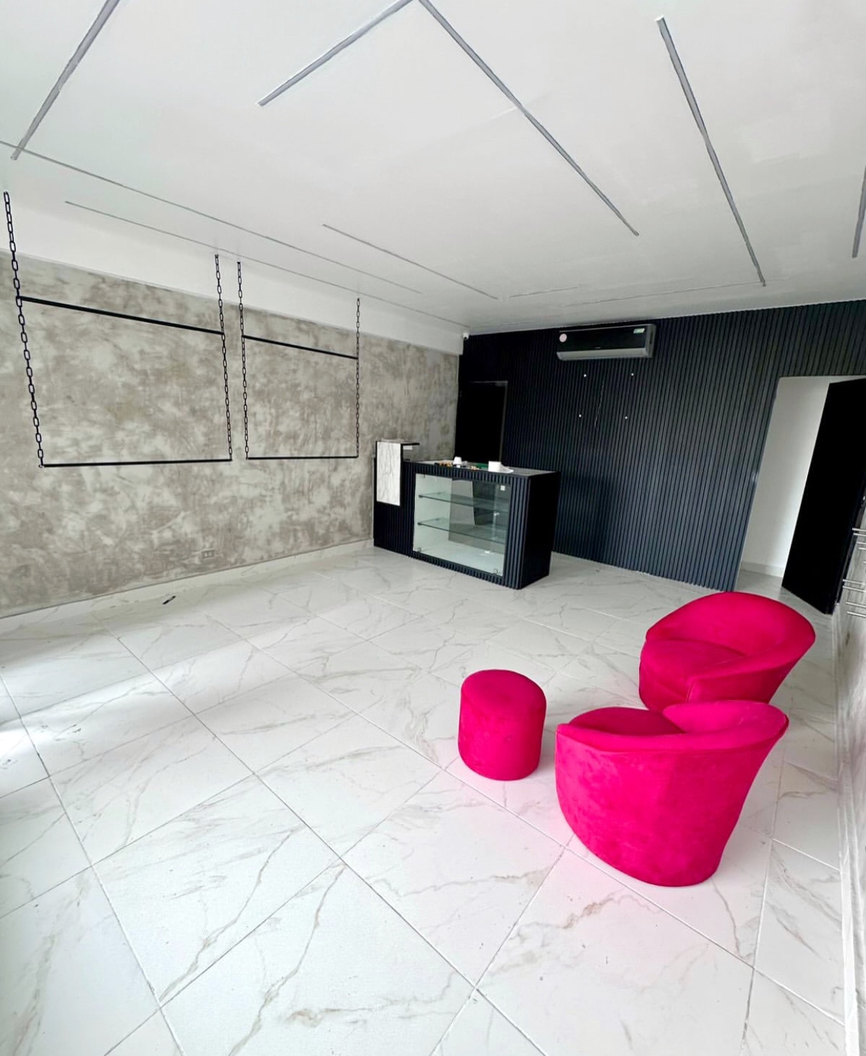 oficinas y locales comerciales - Local en los Prados  2