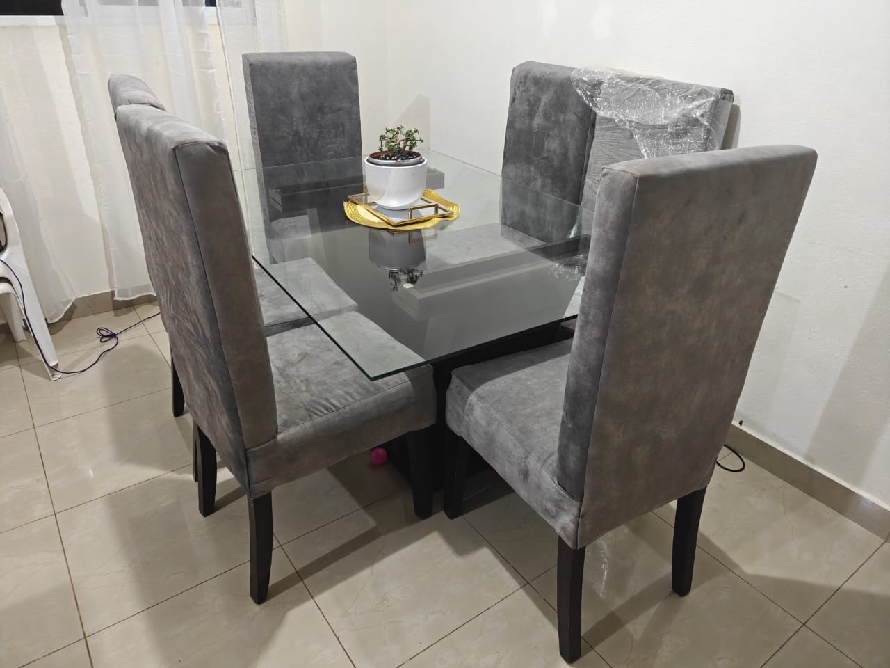 muebles y colchones - comedor de 6sillas de pino tratado en buen estado  2