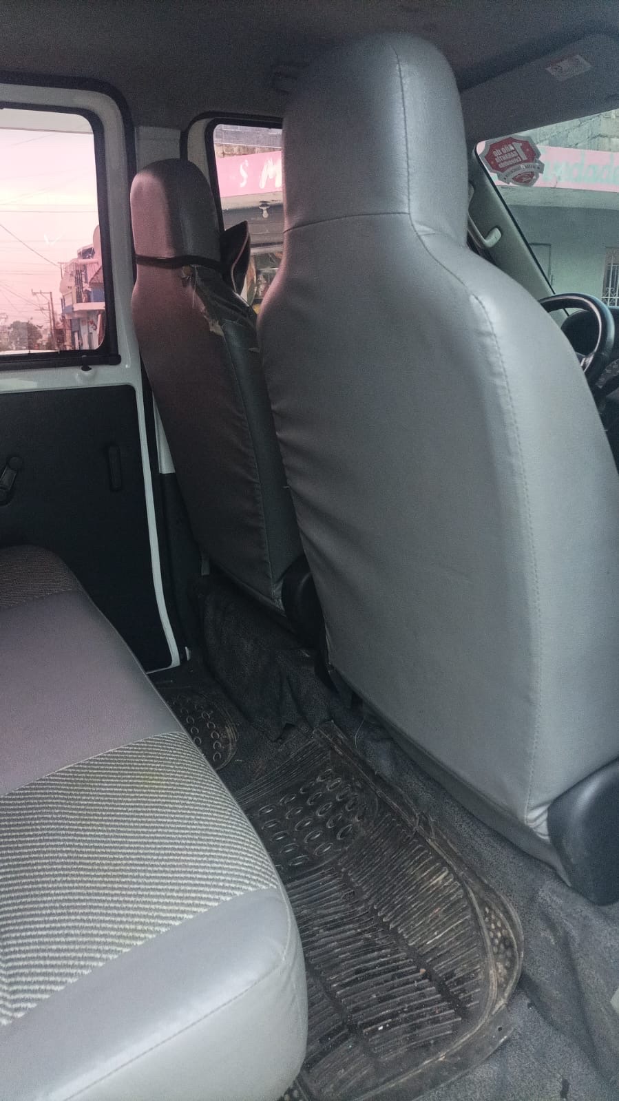 jeepetas y camionetas - Toyota TownAce 2014 en excelentes condiciones
 4