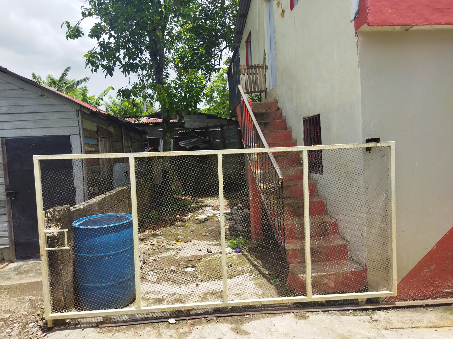 casas - Casa con apartamento encima a precio de oportunidad. super comoda  3