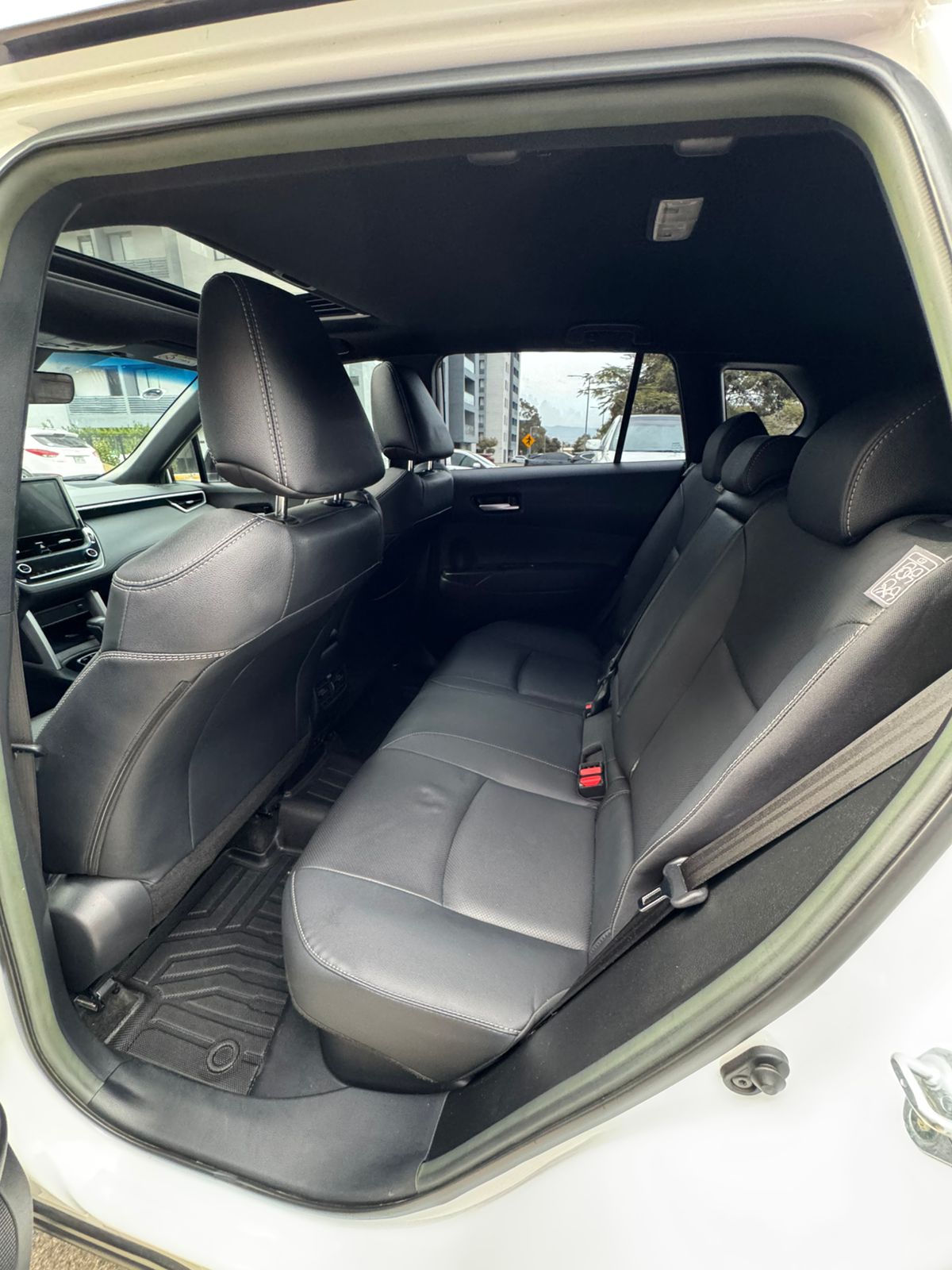 jeepetas y camionetas - TOYOTA COROLLA CROSS HIBRIDA LIMITED 8