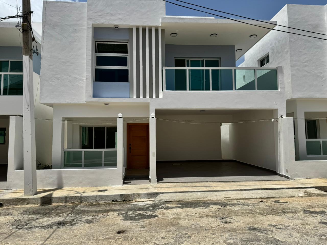 casas - Venta de Casa en San Isidro  0