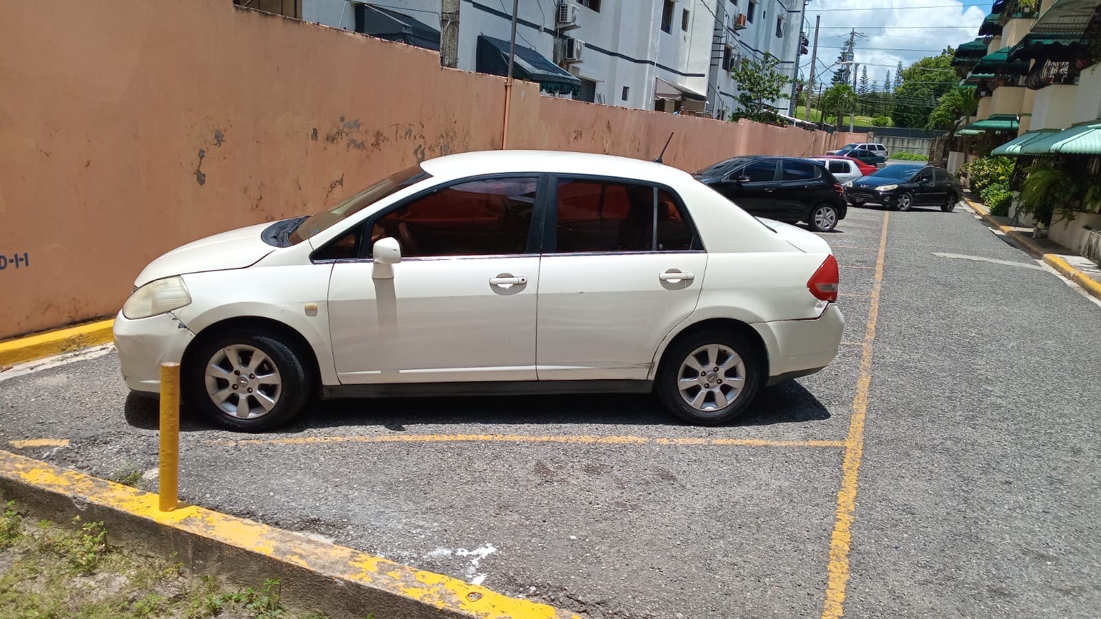 carros - Nissan versa (tiida)  4