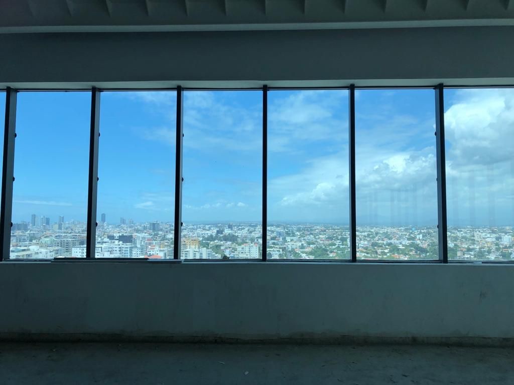 oficinas y locales comerciales - Oficina en torre corporativa de 213m2 7 parqueos Piantini 3