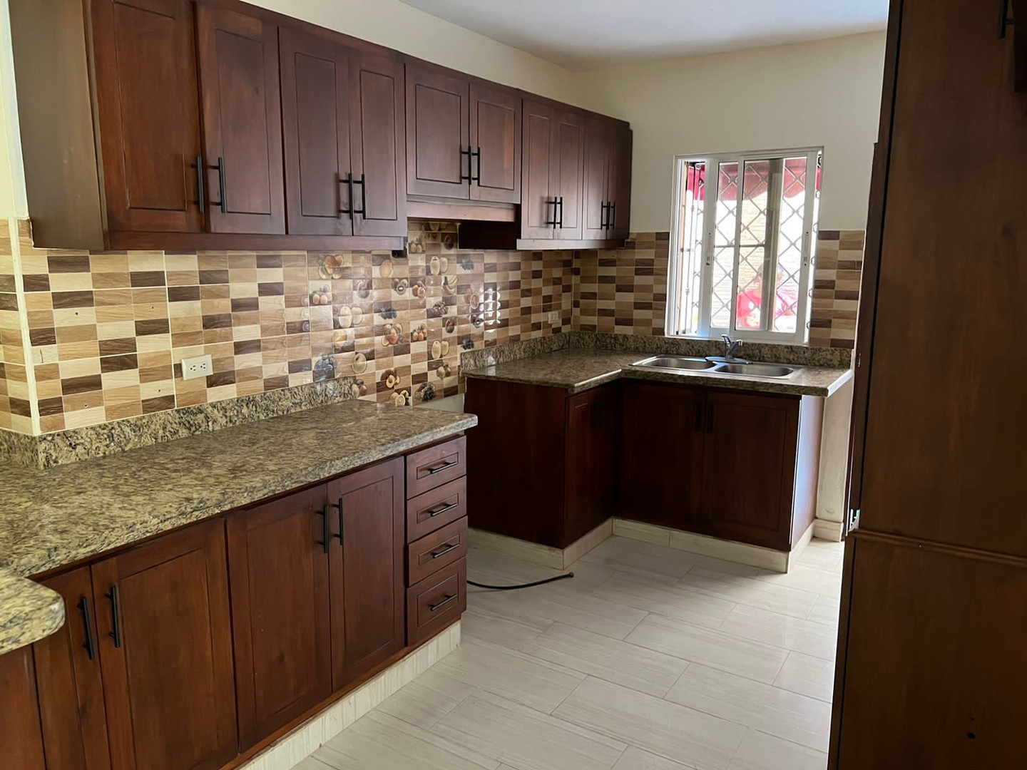 casas - Se alquila casa en Av. Republica de Colombia 5