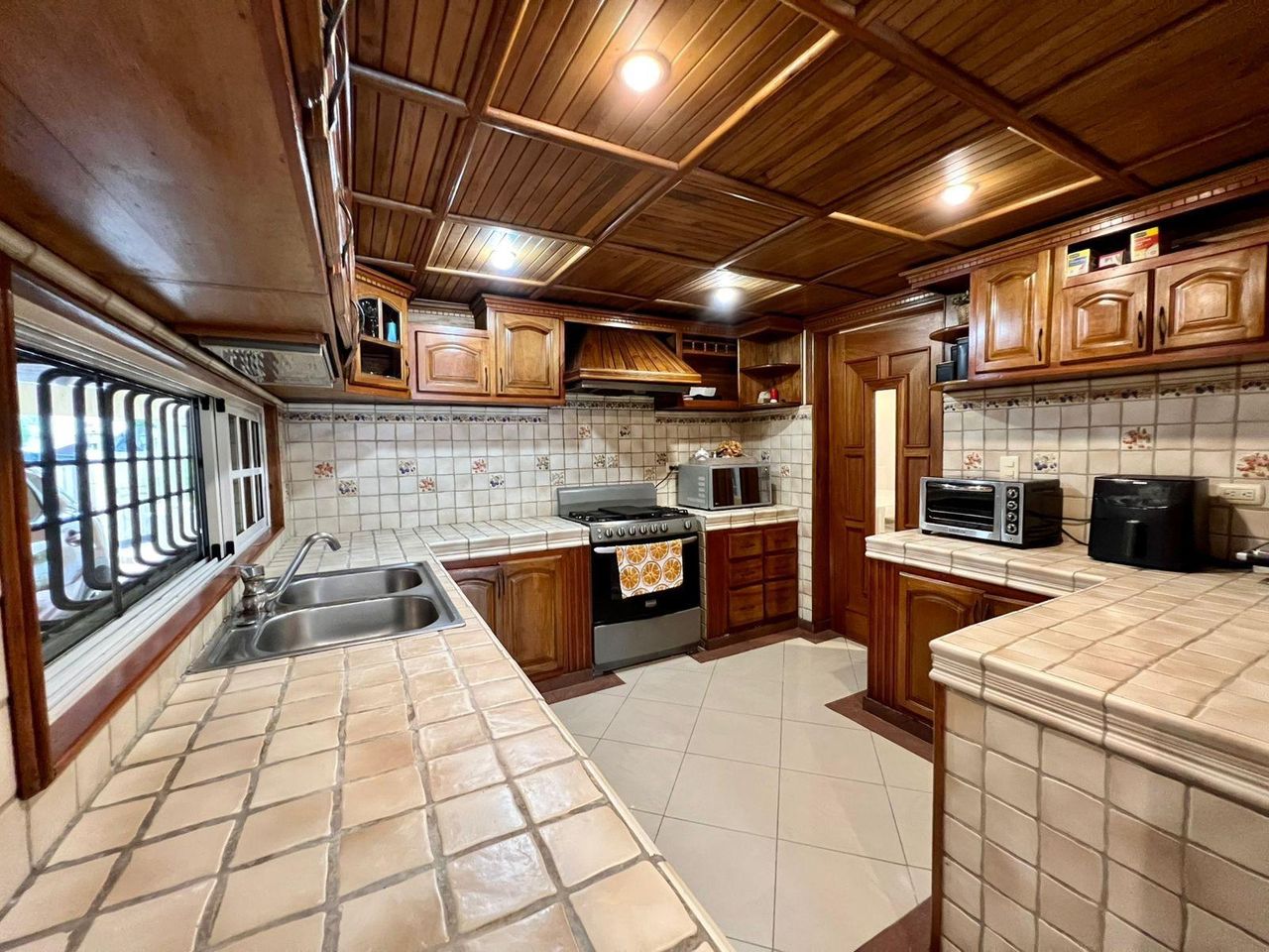 casas vacacionales y villas - Casa de 2 niveles en  alquiler  4
