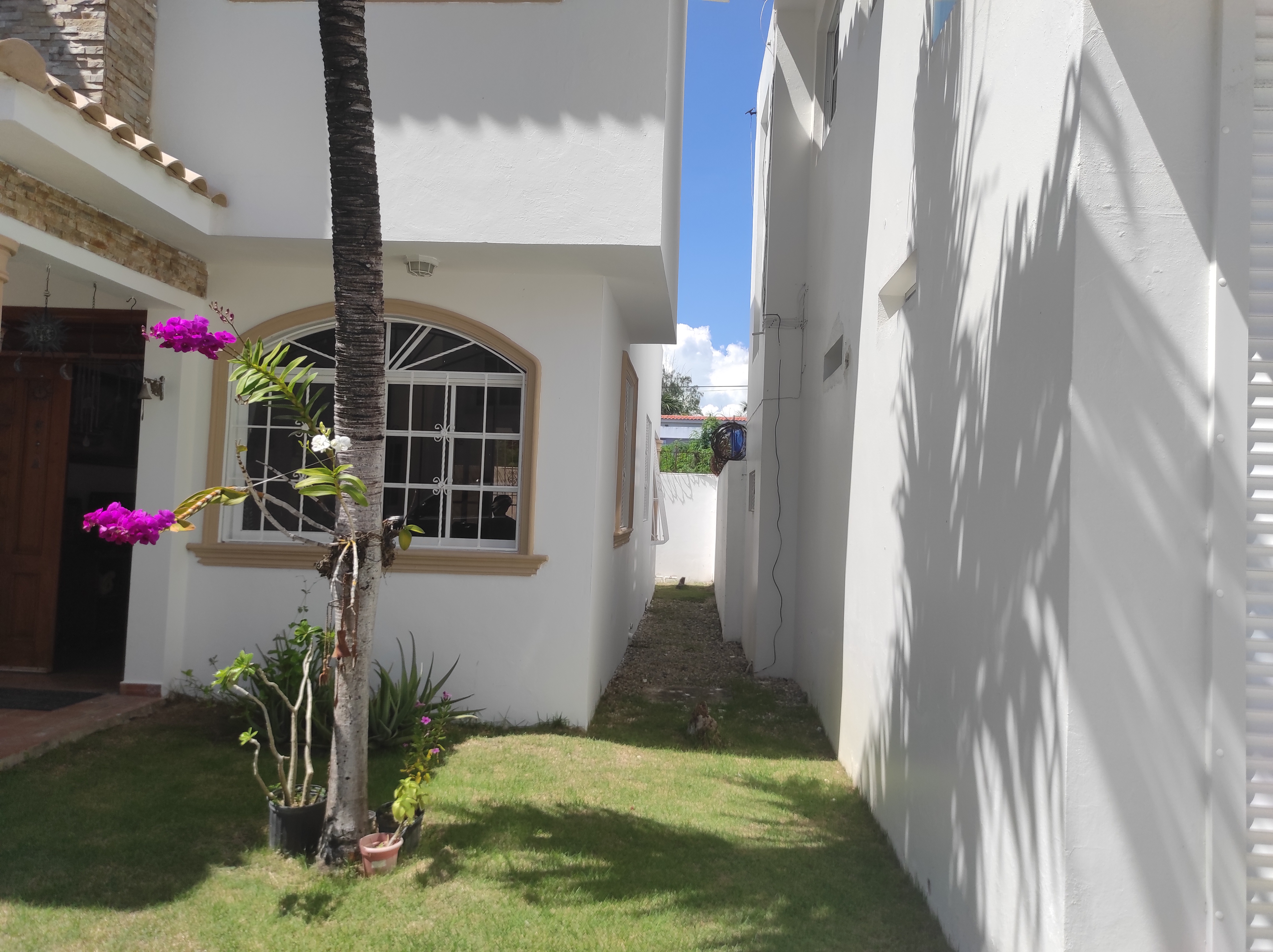 casas vacacionales y villas - Villa amueblada en Juan Dolio, 500 metros de la playa 3