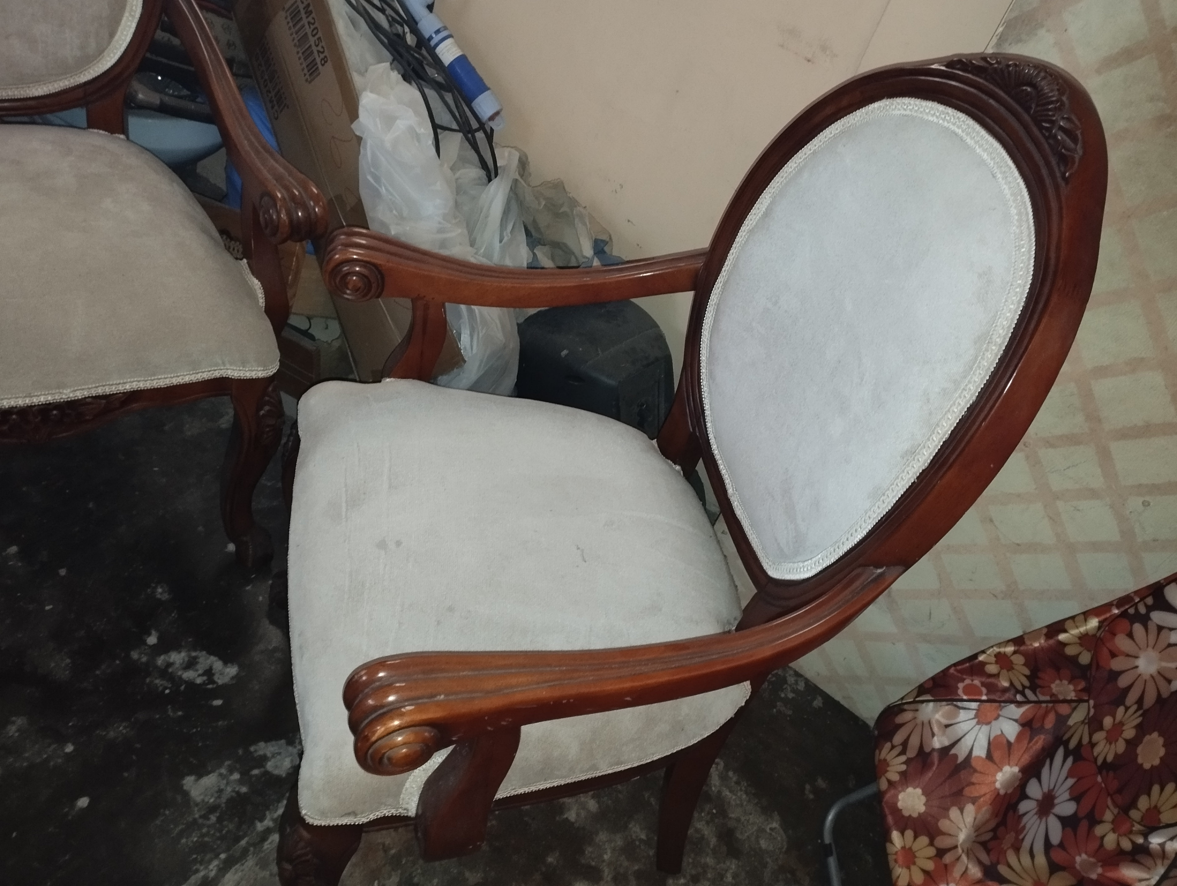 muebles y colchones - Mueble pequeño más 2 butacas de caoba
  1
