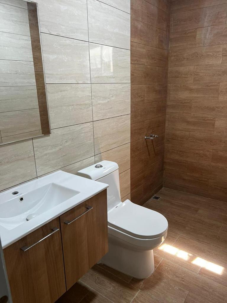 apartamentos - RENTO APARTAMENTO SIN INTERMEDIARIOS EN NACO 
EDIFICIO TRADICIONAL REMODELADO 2