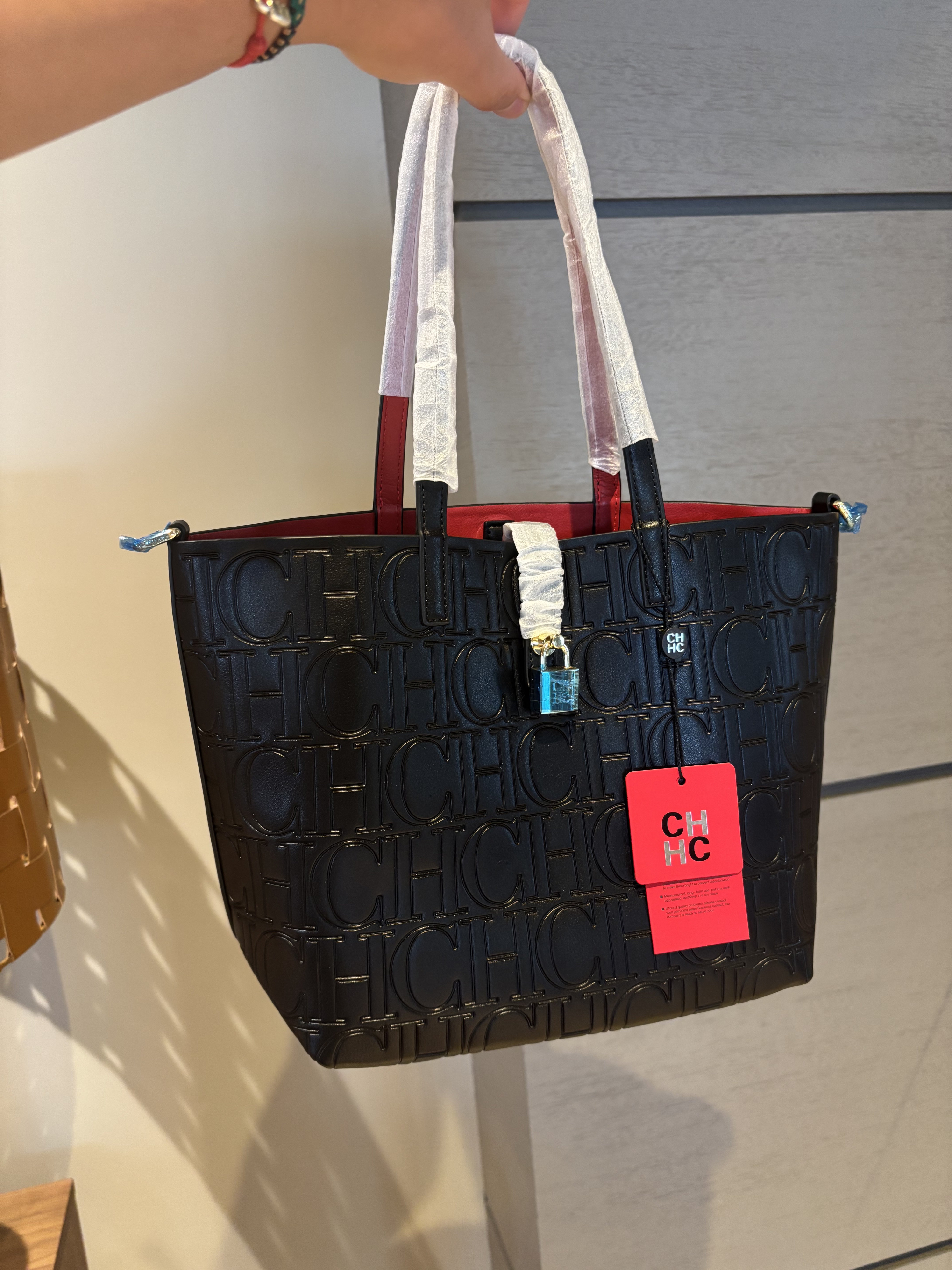 carteras y maletas - Cartera Carolina Herrera CH negra nueva  1