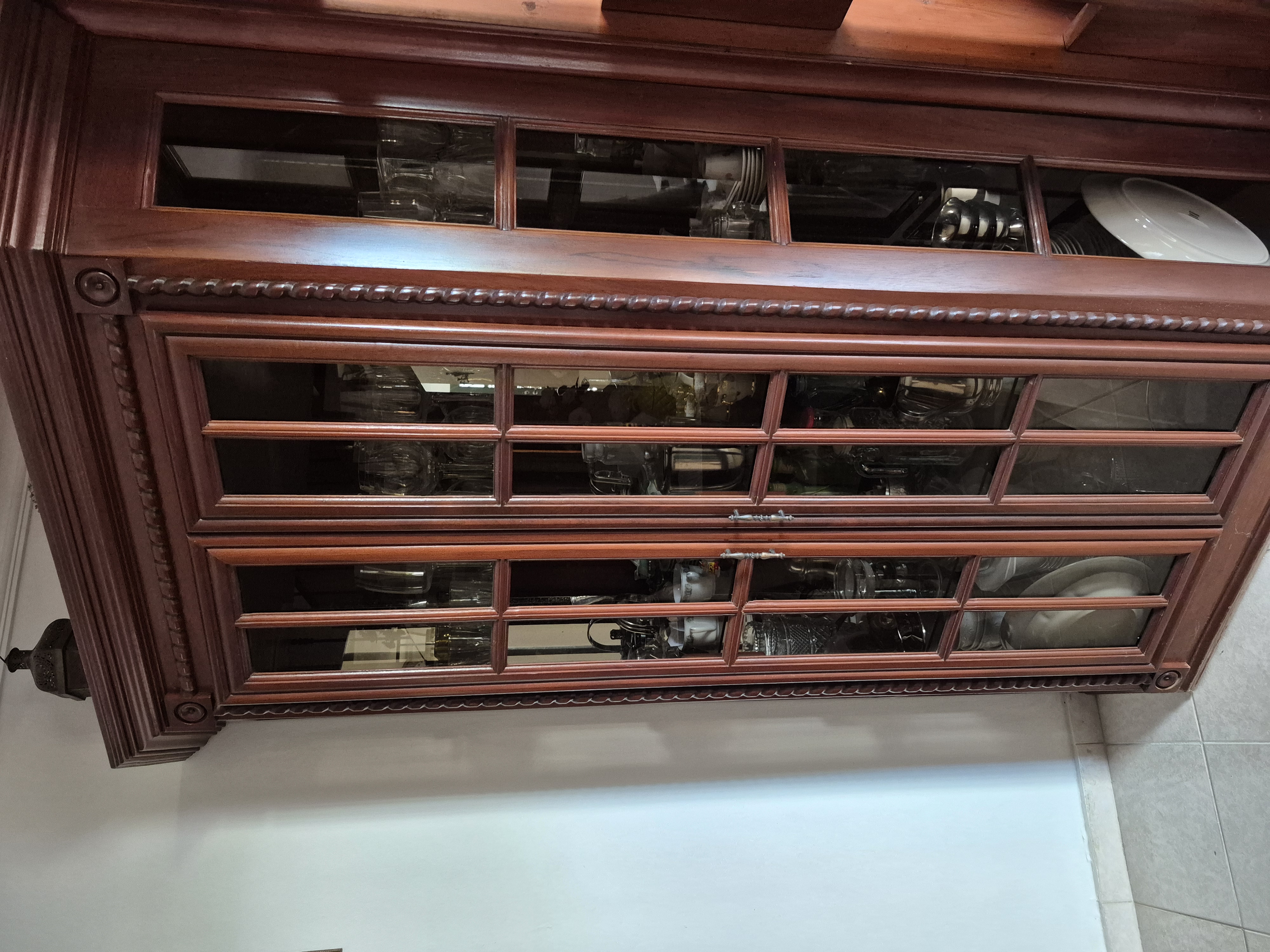 muebles y colchones - Esquinero vitrina de caoba 1