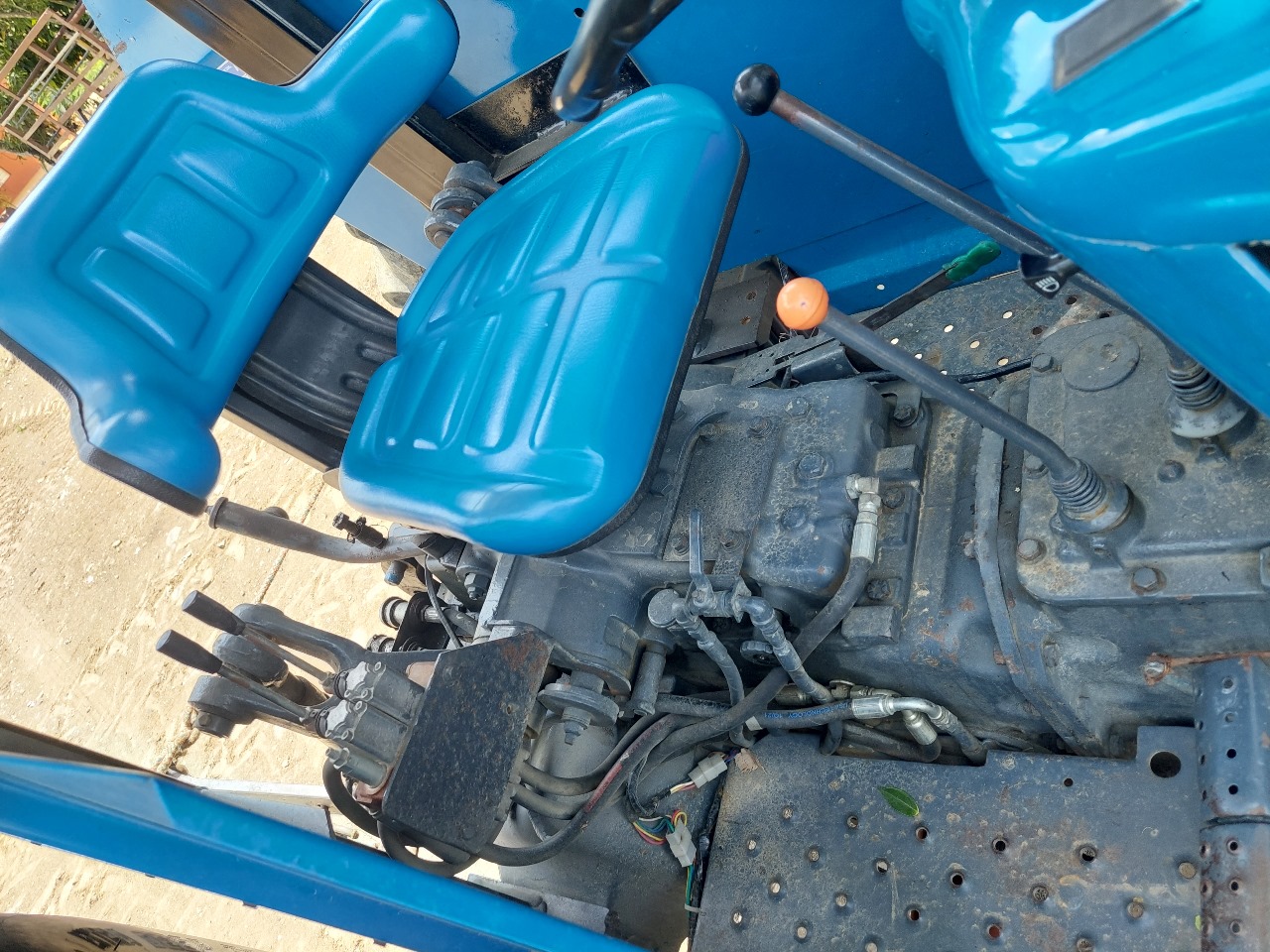 otros vehiculos - EN VENTA: Tractor New Holland 6610 4x4 con Rastra  2