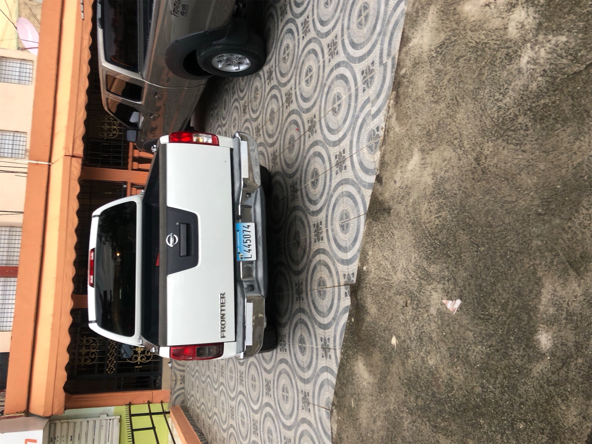 jeepetas y camionetas - Camioneta Nissan frontier 2015 7