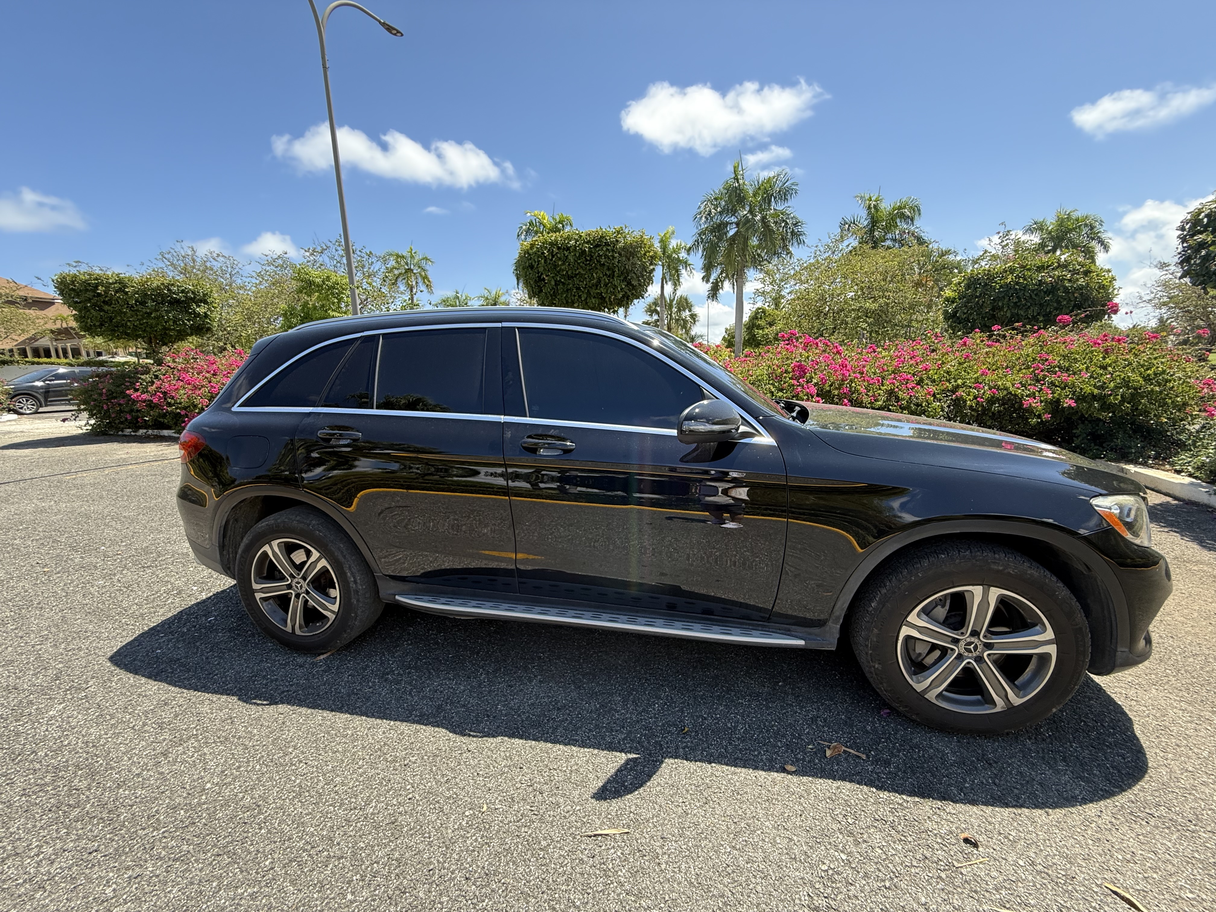 jeepetas y camionetas - VENDO Mercedes Benz GLC 300 4