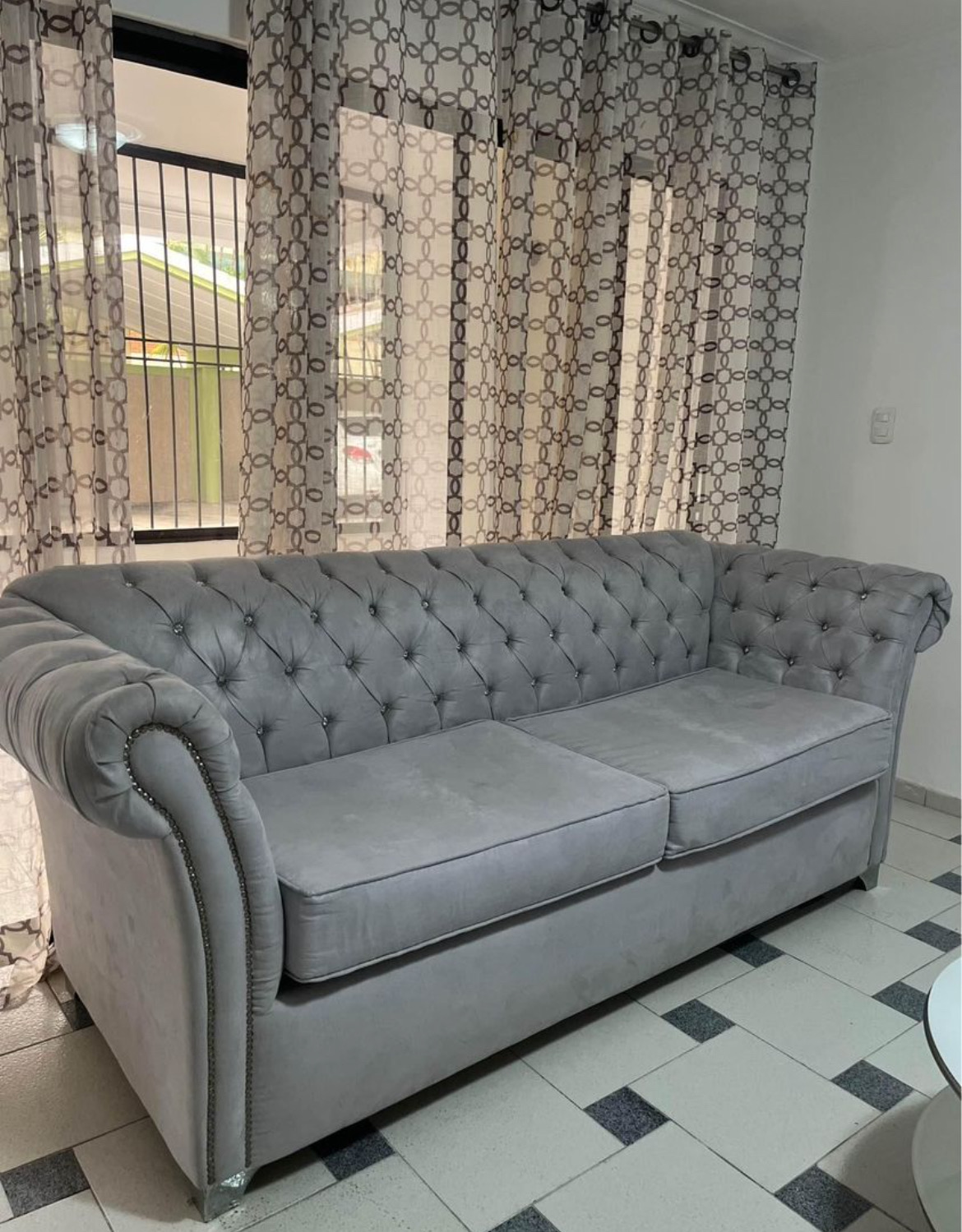 muebles y colchones - Sofá grande tapizado gris 1