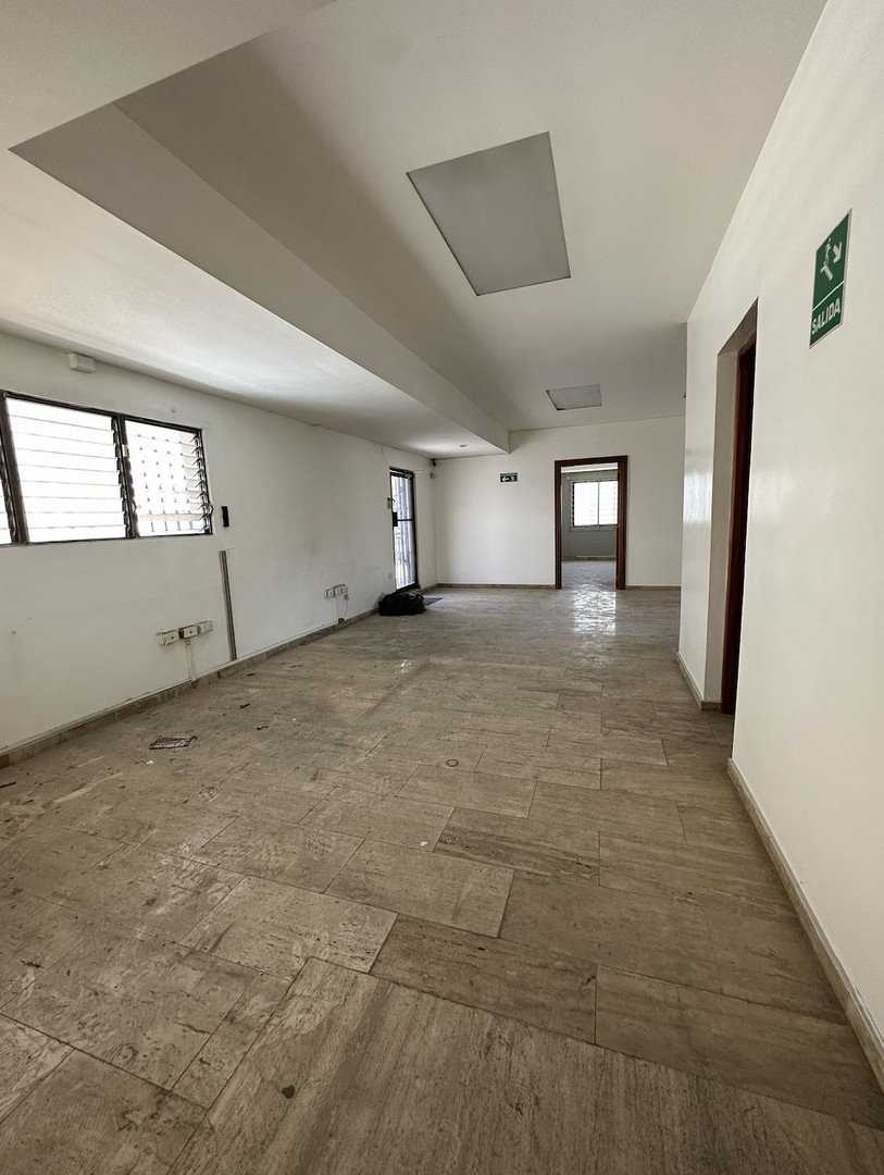 oficinas y locales comerciales - Naco local comercial 148m2 3er piso 1 parqueo 6