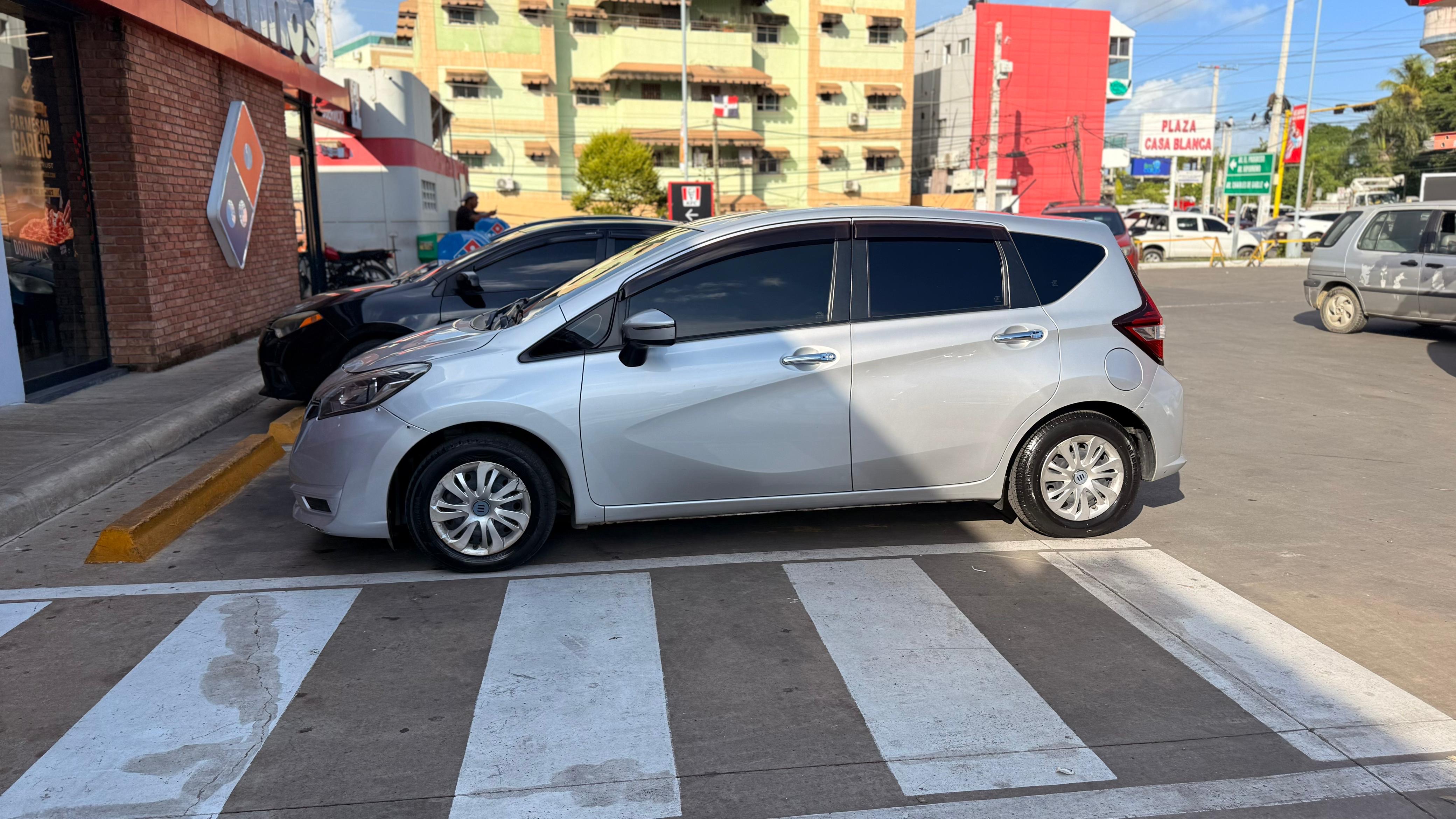 carros - oportunidad mi nissan note 2018 traspaso  2