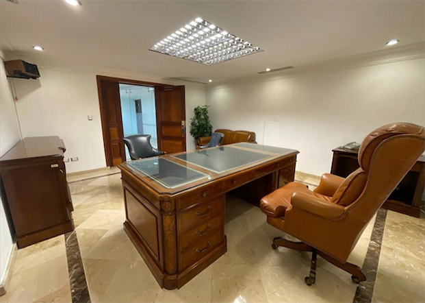 oficinas y locales comerciales - Local amplio en Naco 600 m 8