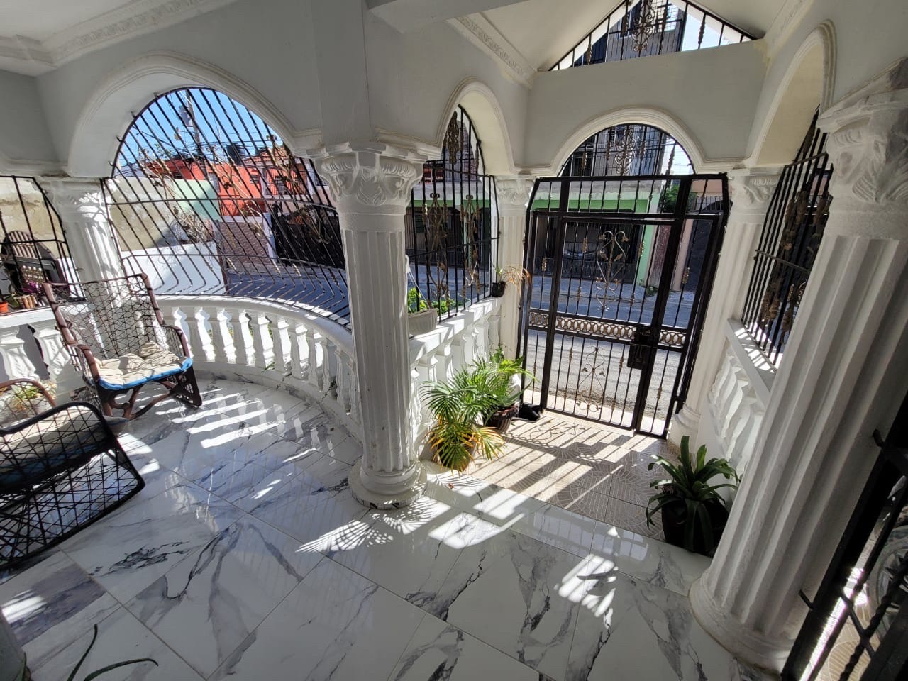 casas - venta de dos casas por el precio de una en la autopista de san isidro  0
