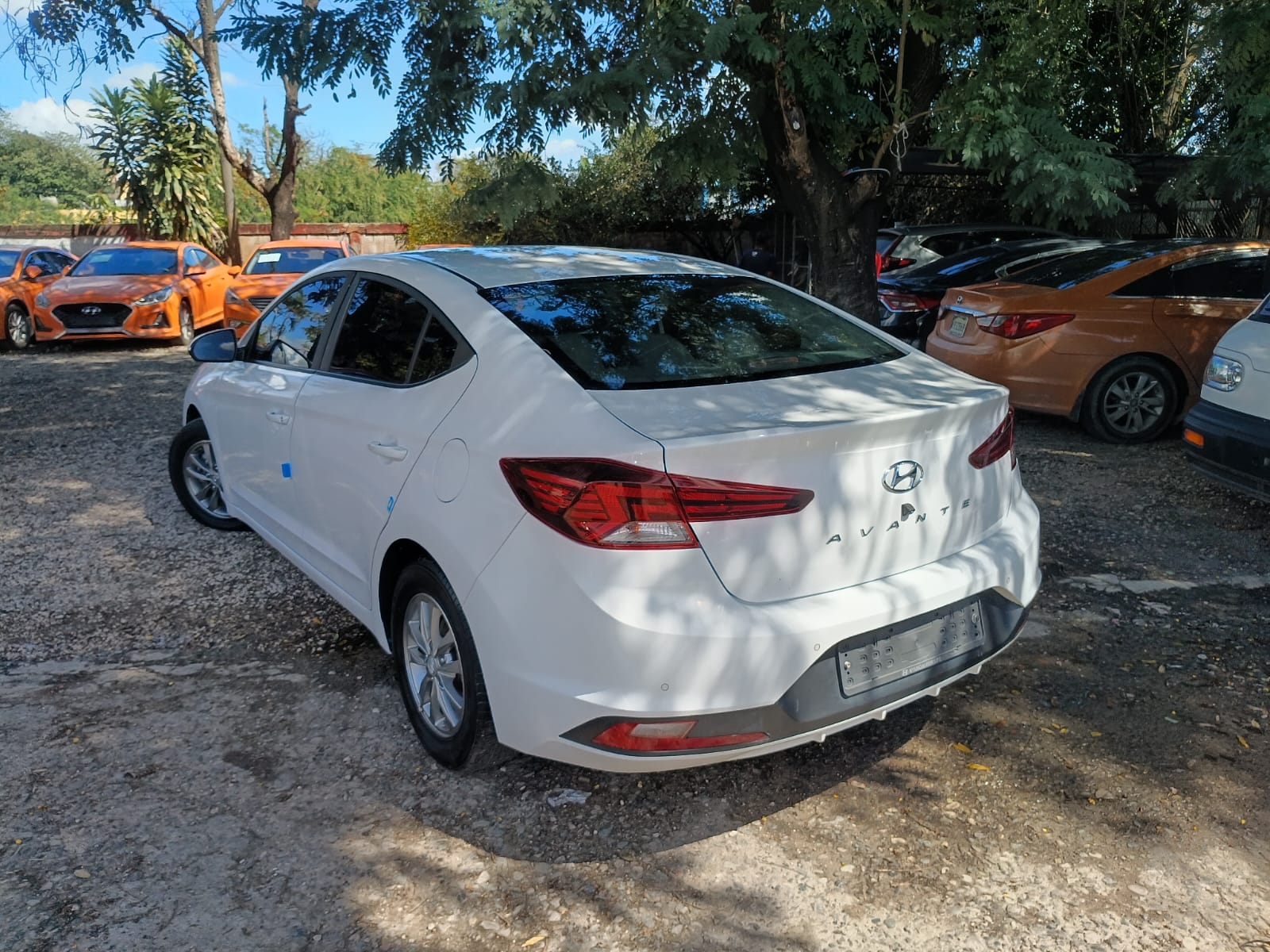 carros - HYUNDAI AVANTE LPI 2019 BLANCO  3