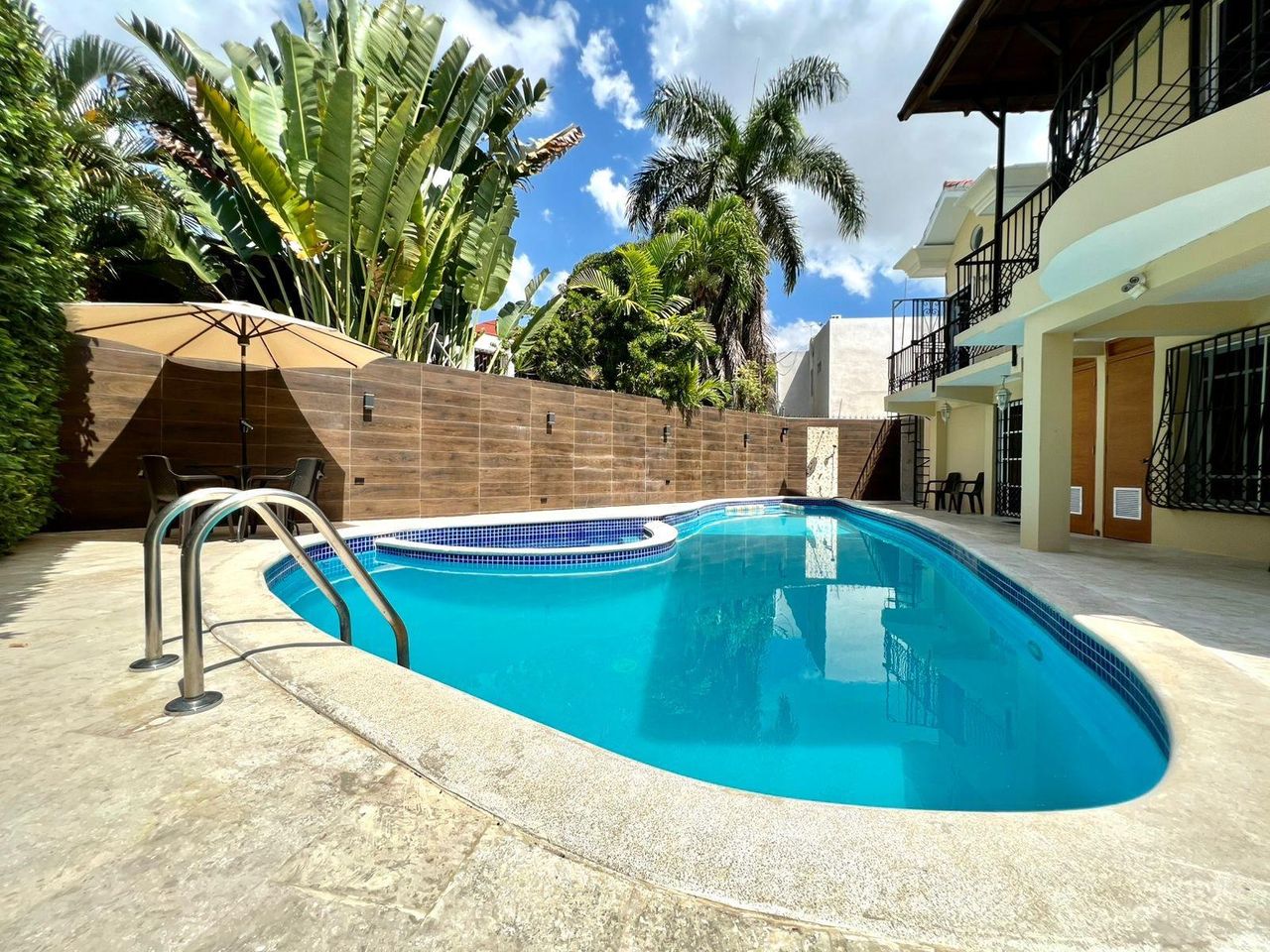 casas vacacionales y villas - Casa de 2 niveles en  alquiler  2