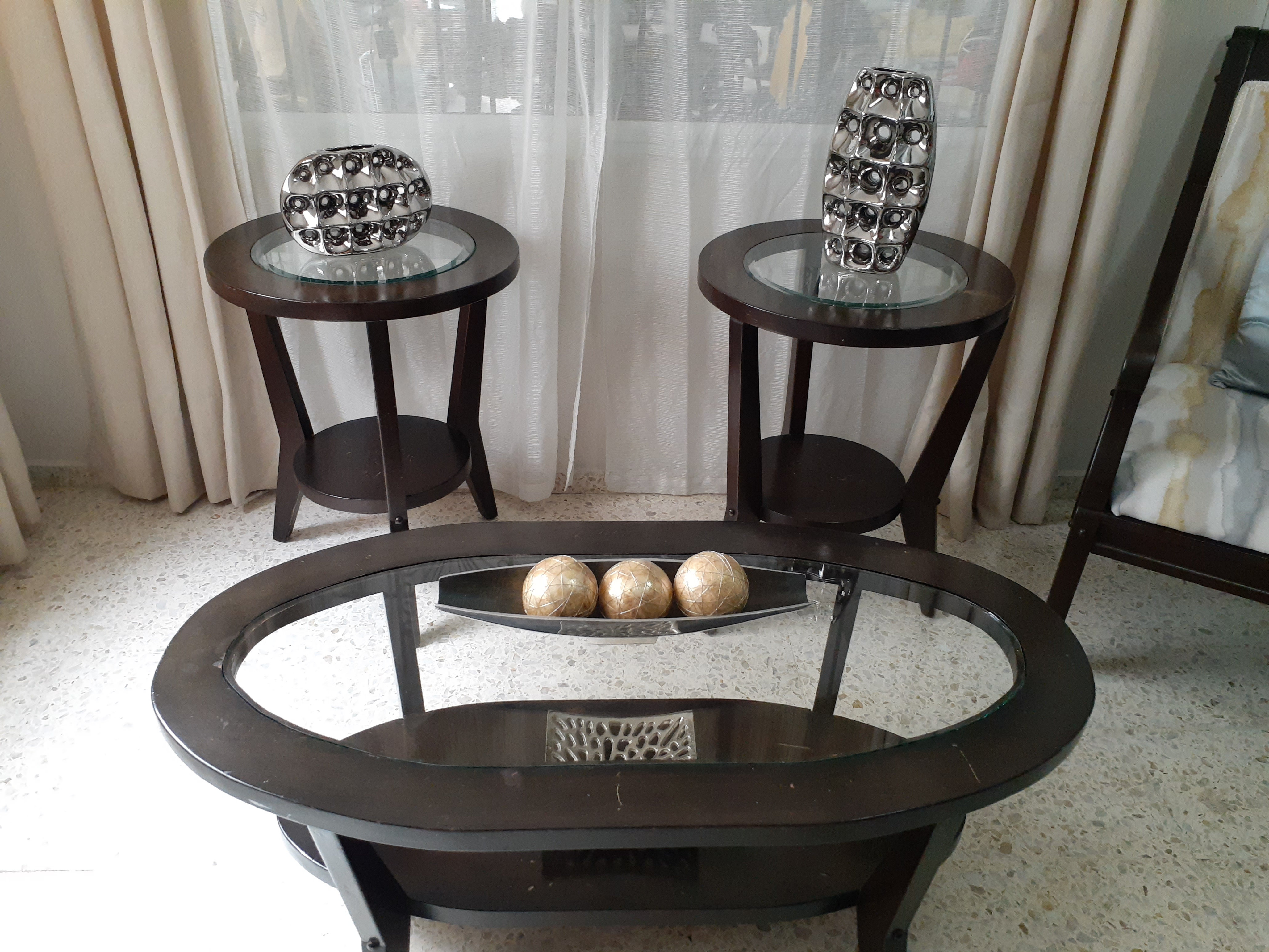 muebles y colchones - Hermoso juego de mesa de centro y laterales en caoba original 1