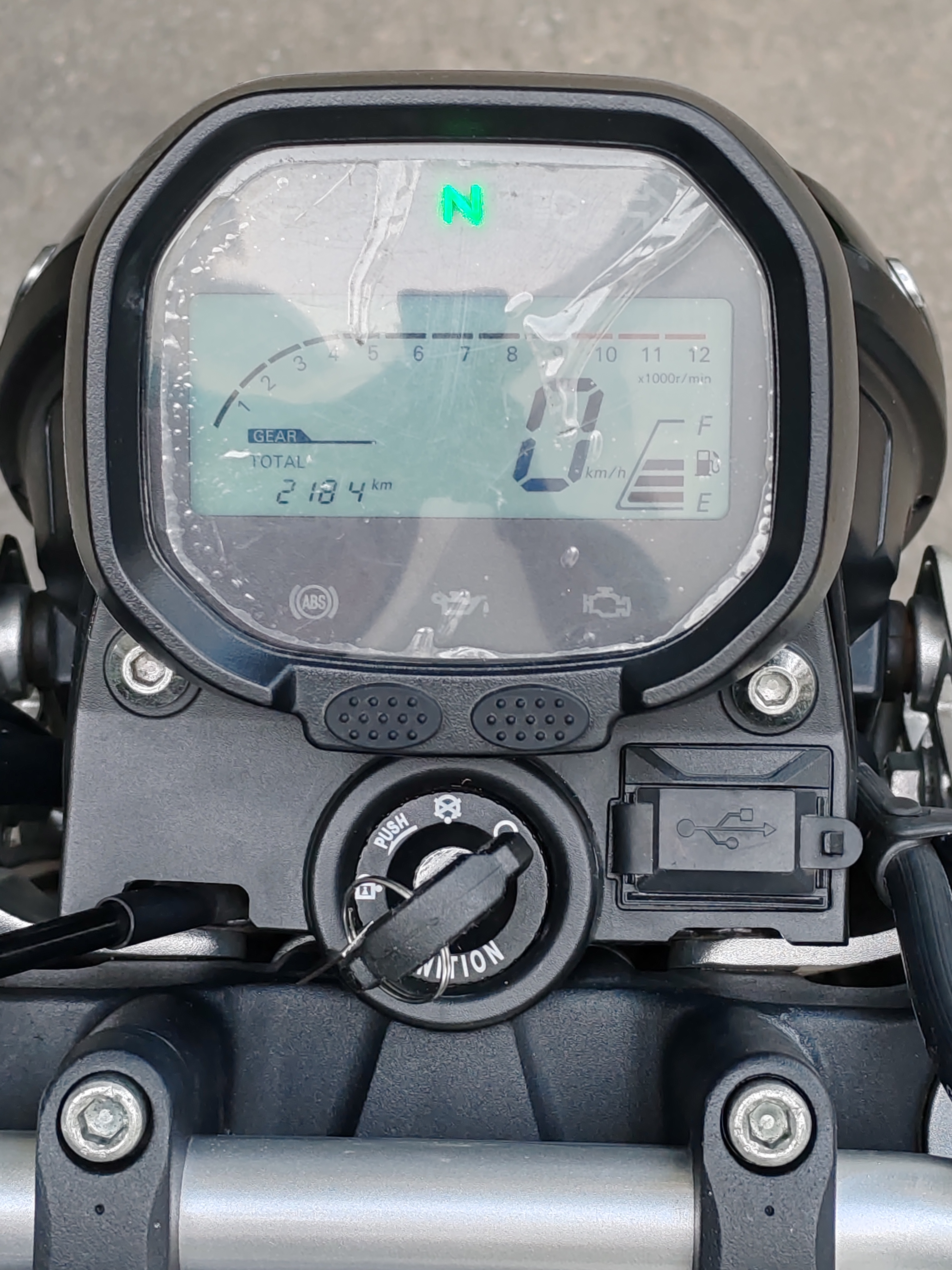 motores y pasolas - Loncin AC4 250C color negro Seminueva 4