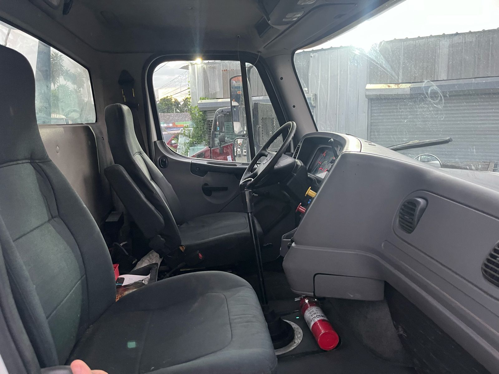 camiones y vehiculos pesados - Camión Cabezote FREIGHTLINER M2 2