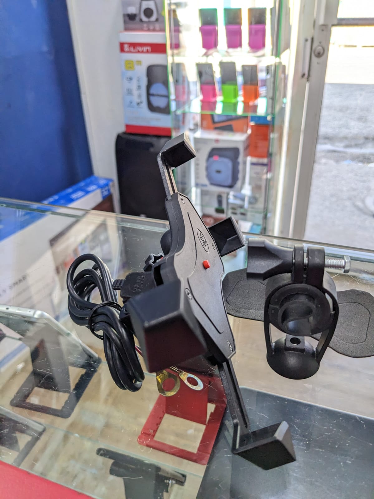 celulares y tabletas - Base tipo cargador pada motos 1
