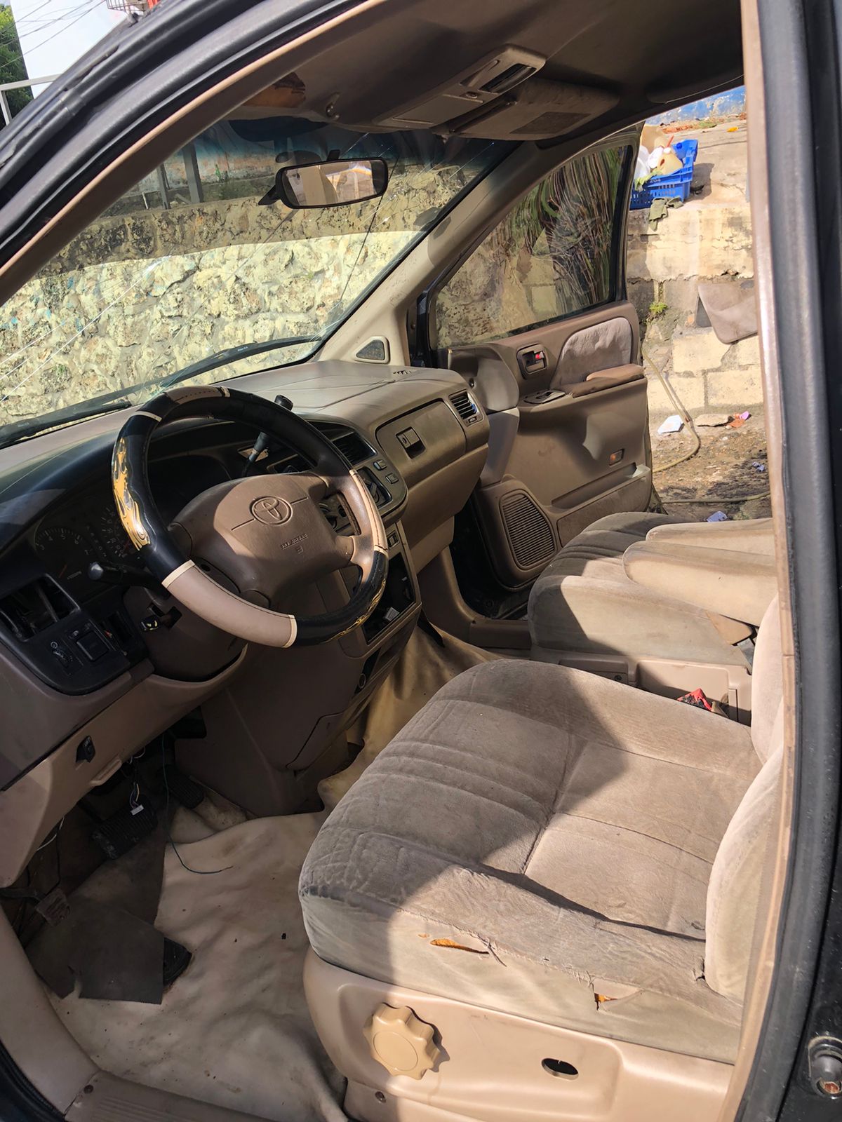 carros - SE VENDE TOYOTA  SIENNA 98 5