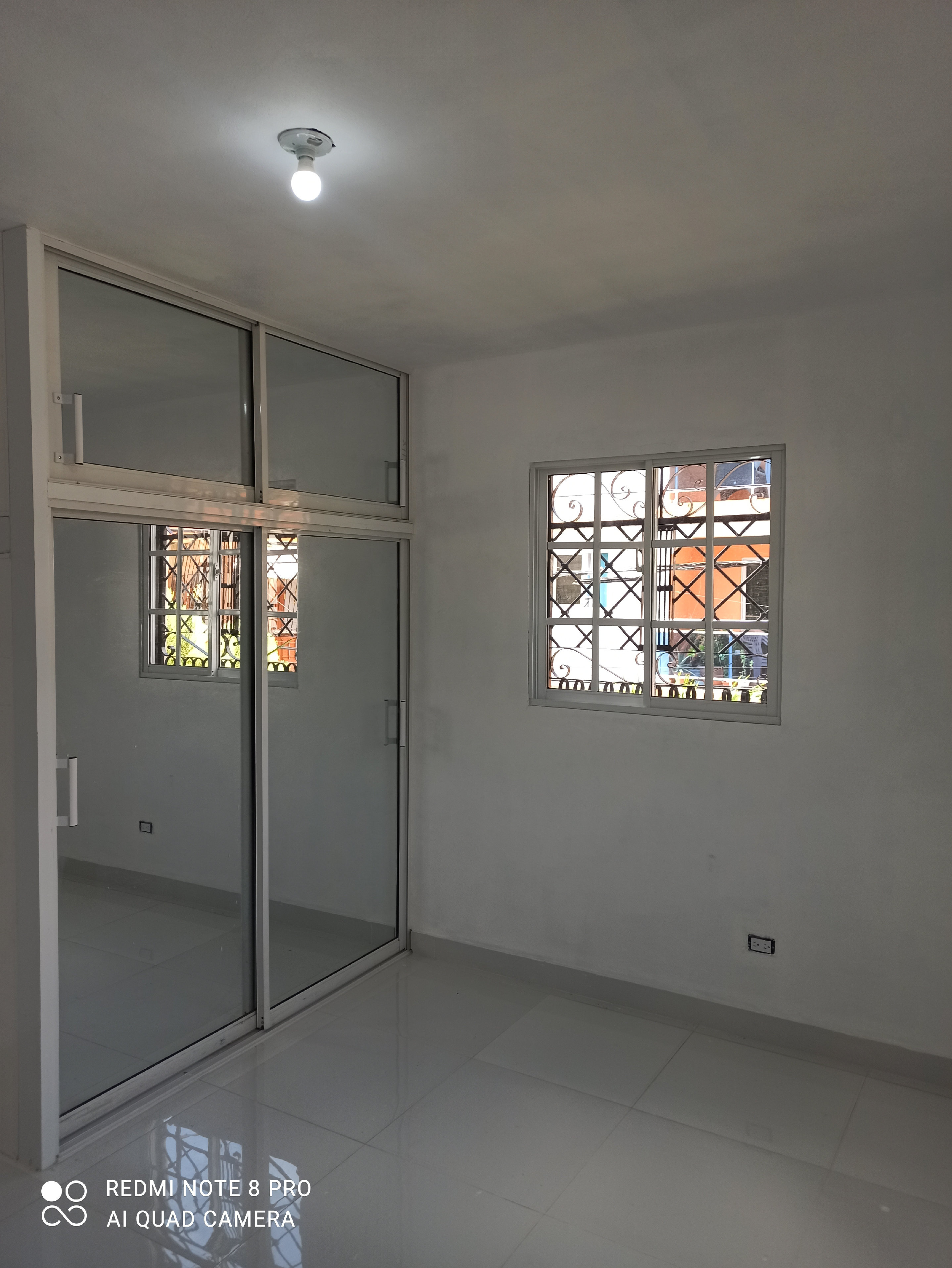 apartamentos - Apartamento en 2do Nivel en San Cristóbal  3