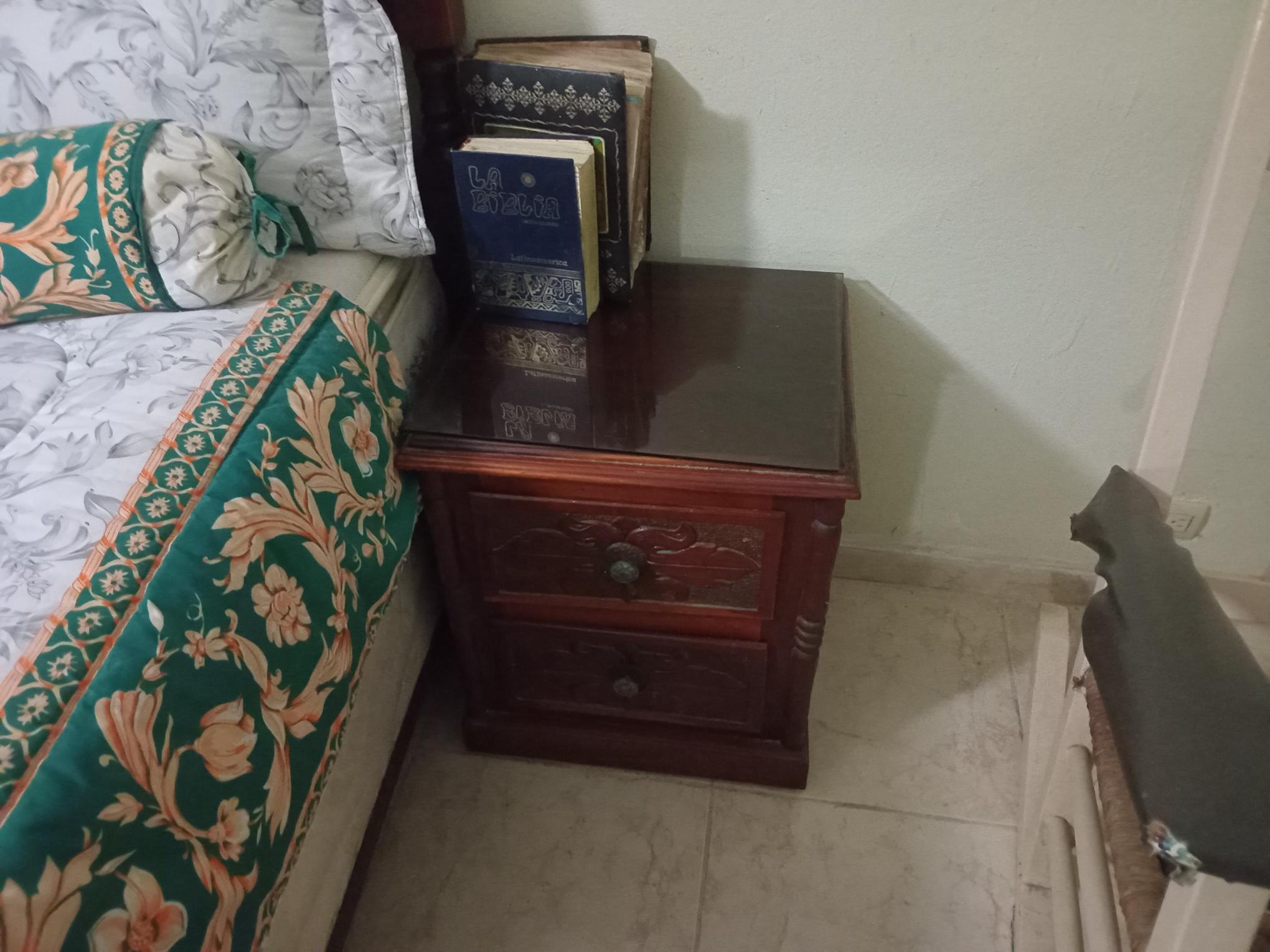 muebles y colchones - Juego de habitación en Caoba 2