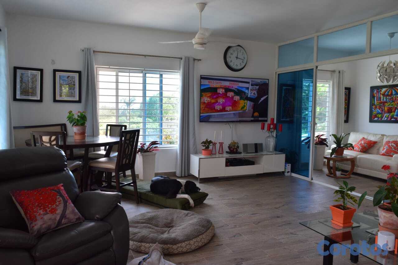 casas vacacionales y villas - VILLA DE LUJO,  AMUEBLADA, 2 NIVELES, EN LA MONTAÑA DE  ANAMUYA, HIGUEY, 800 Mts 3