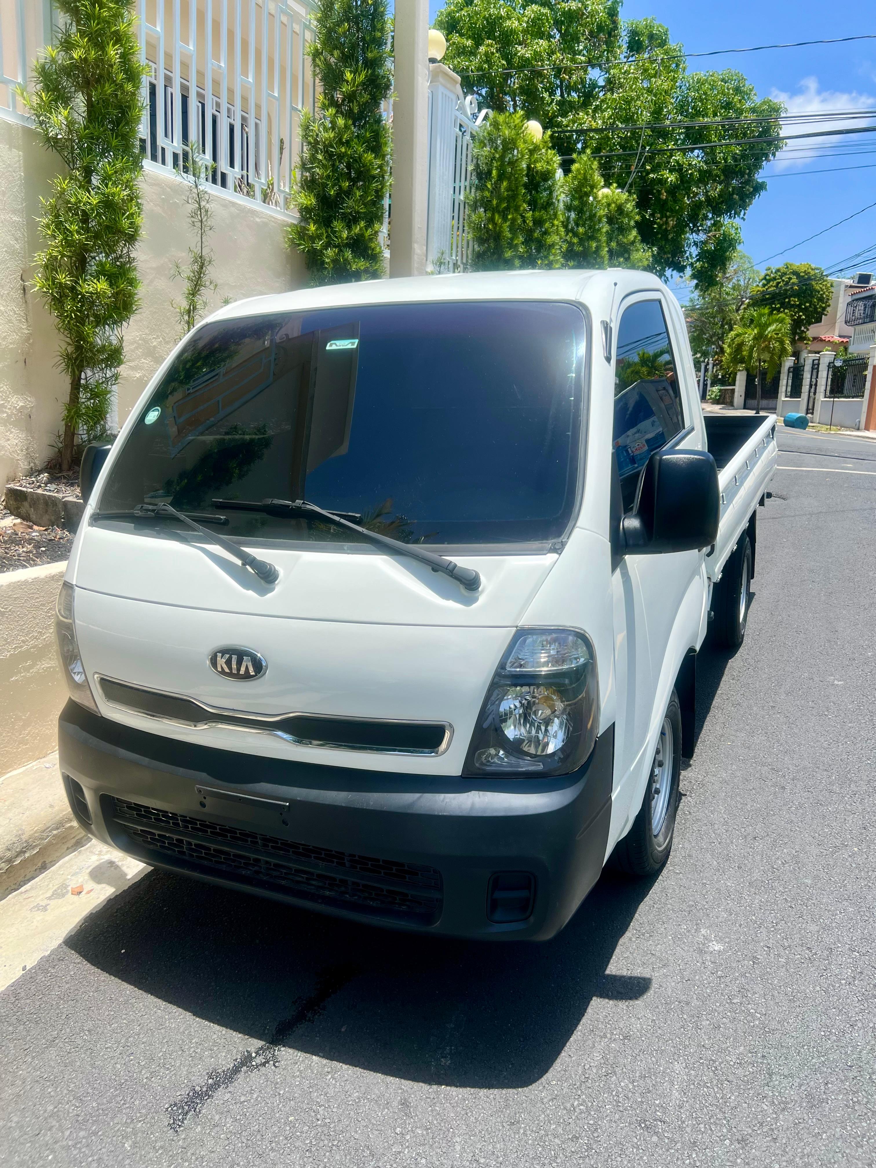 camiones y vehiculos pesados - KIA K2700 2